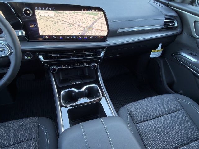 New 2027 Chevrolet Traverse LT w/ Driver Confidence Package FWD image 11