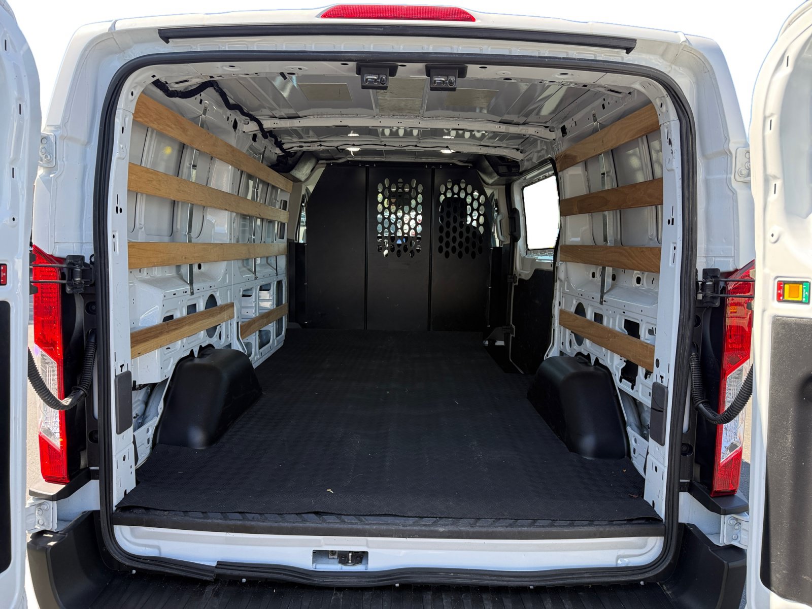 Used 2025 Ford Transit 250 Low Roof w/ Exterior Upgrade Package RWD image 17