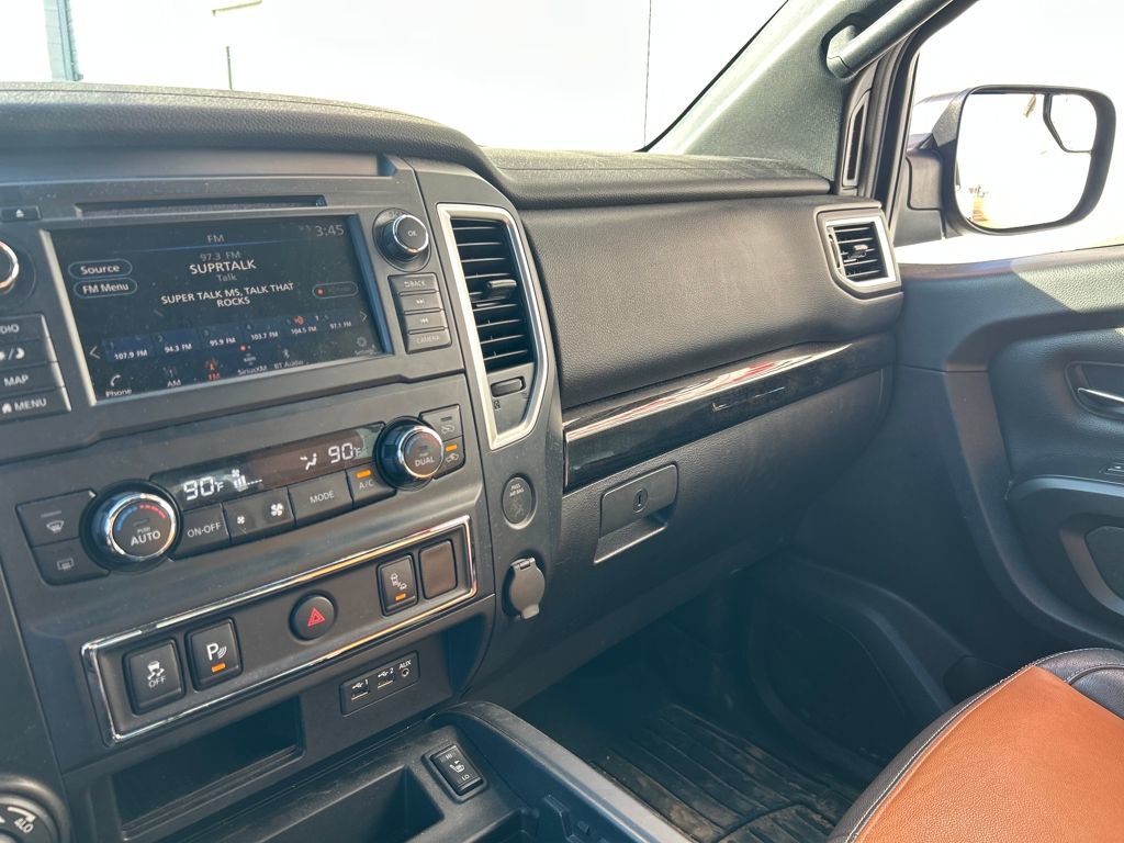 Used 2019 Nissan Titan SV w/ SV Convenience Package image 15