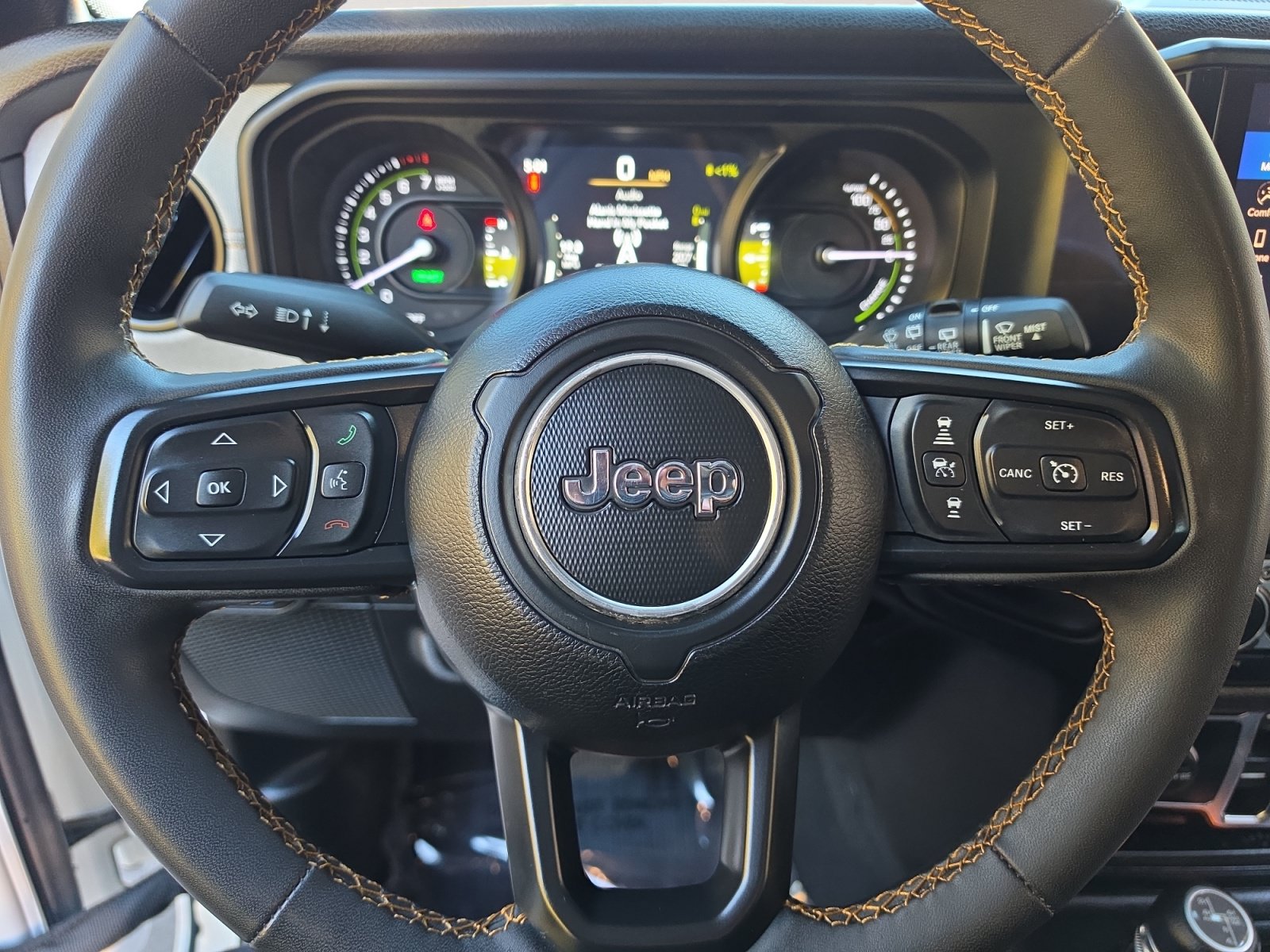 Used 2024 Jeep Wrangler Unlimited w/ Convenience Group AWD/4WD image 12