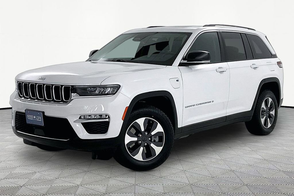 Used 2023 Jeep Grand Cherokee 4WD 4xe image 3