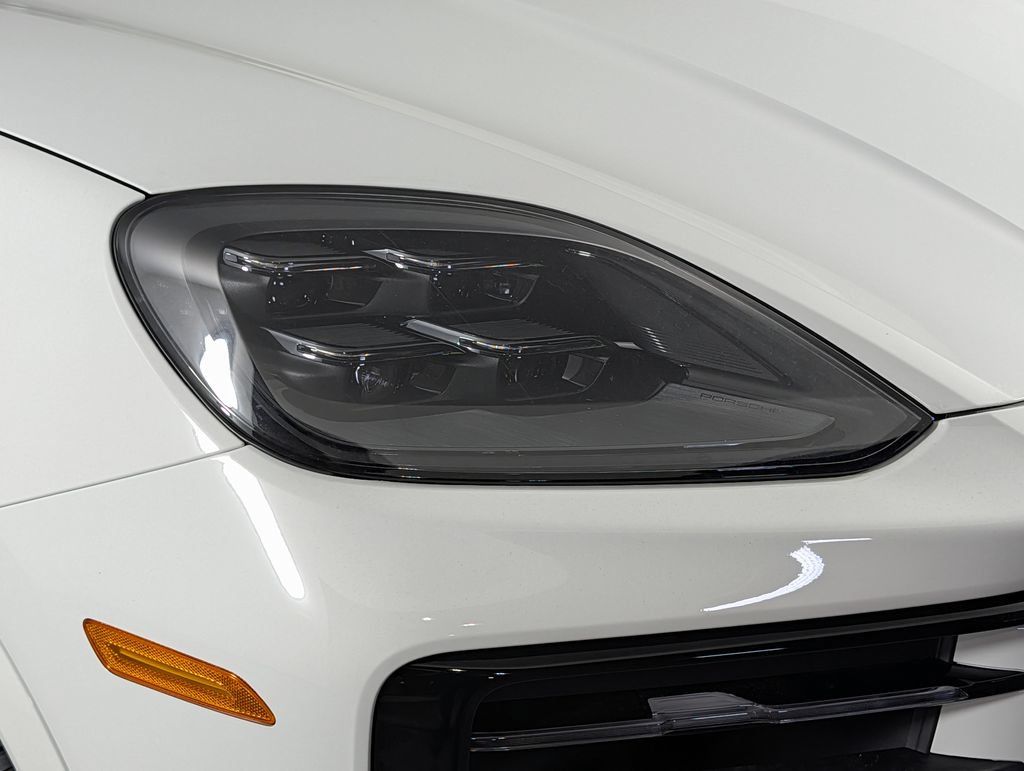 New 2026 Porsche Cayenne Coupe AWD/4WD image 15