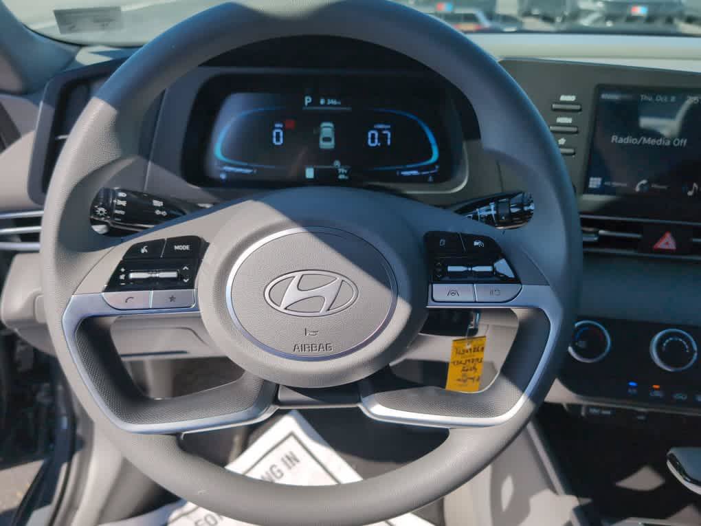 New 2026 Hyundai Elantra SE FWD image 28