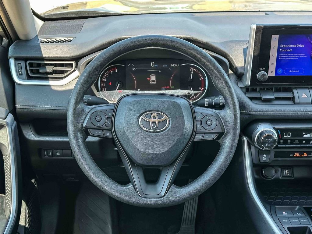 Used 2025 Toyota RAV4 XLE image 26