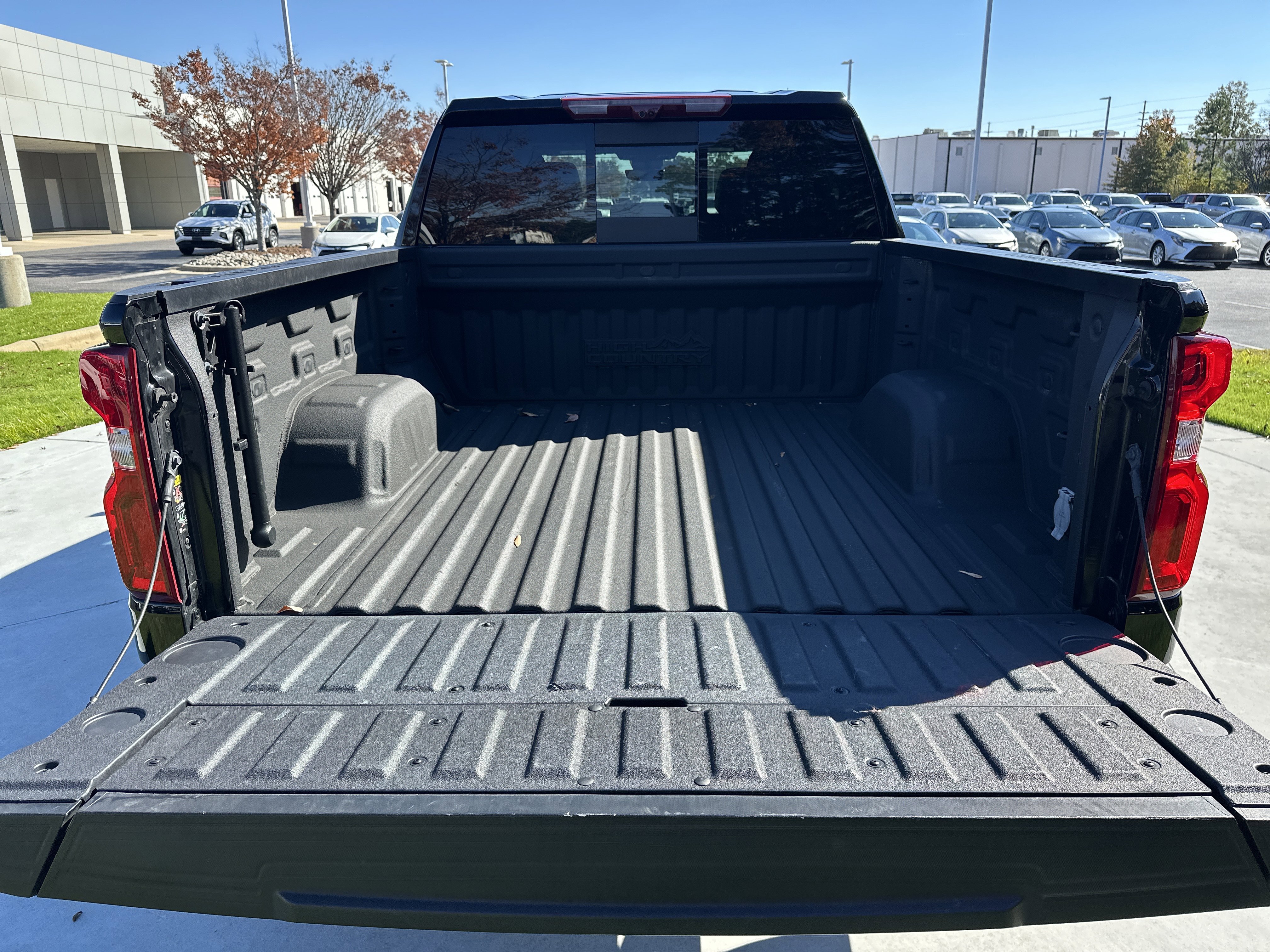 Used 2024 Chevrolet Silverado 1500 High Country w/ High Country Premium Package image 32