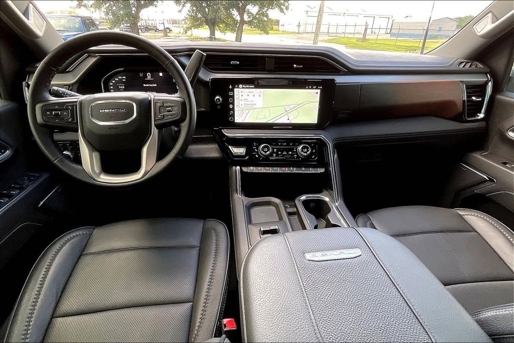 Used 2025 GMC Sierra 2500 Denali w/ Denali Reserve Package AWD/4WD image 7