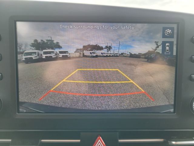 Used 2023 Hyundai Elantra Blue image 24