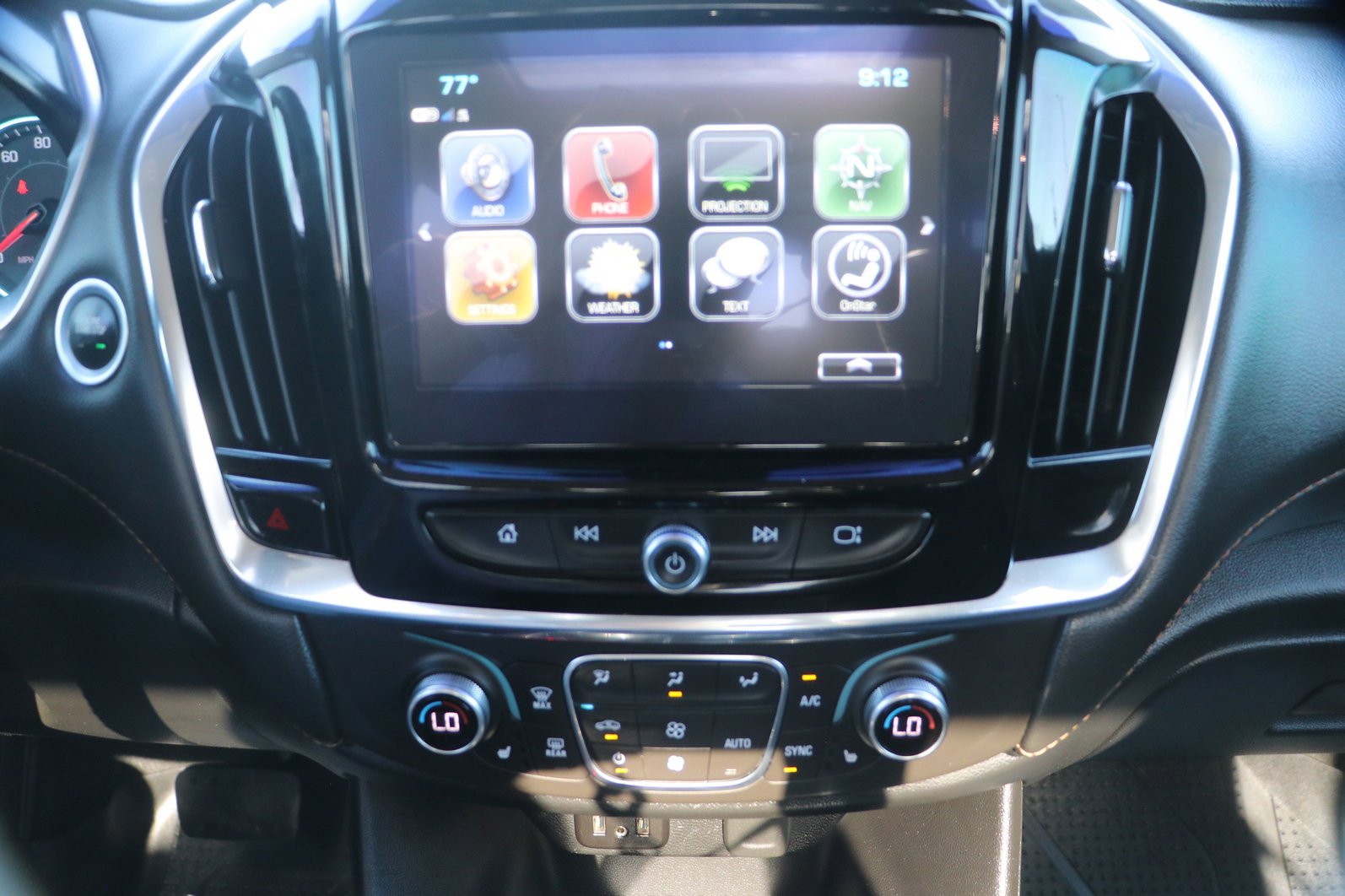 Used 2018 Chevrolet Traverse LT image 21