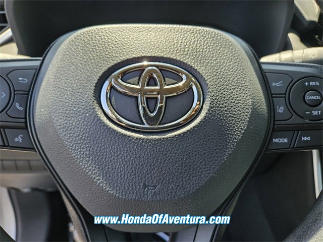 Used 2022 Toyota RAV4 XLE image 25