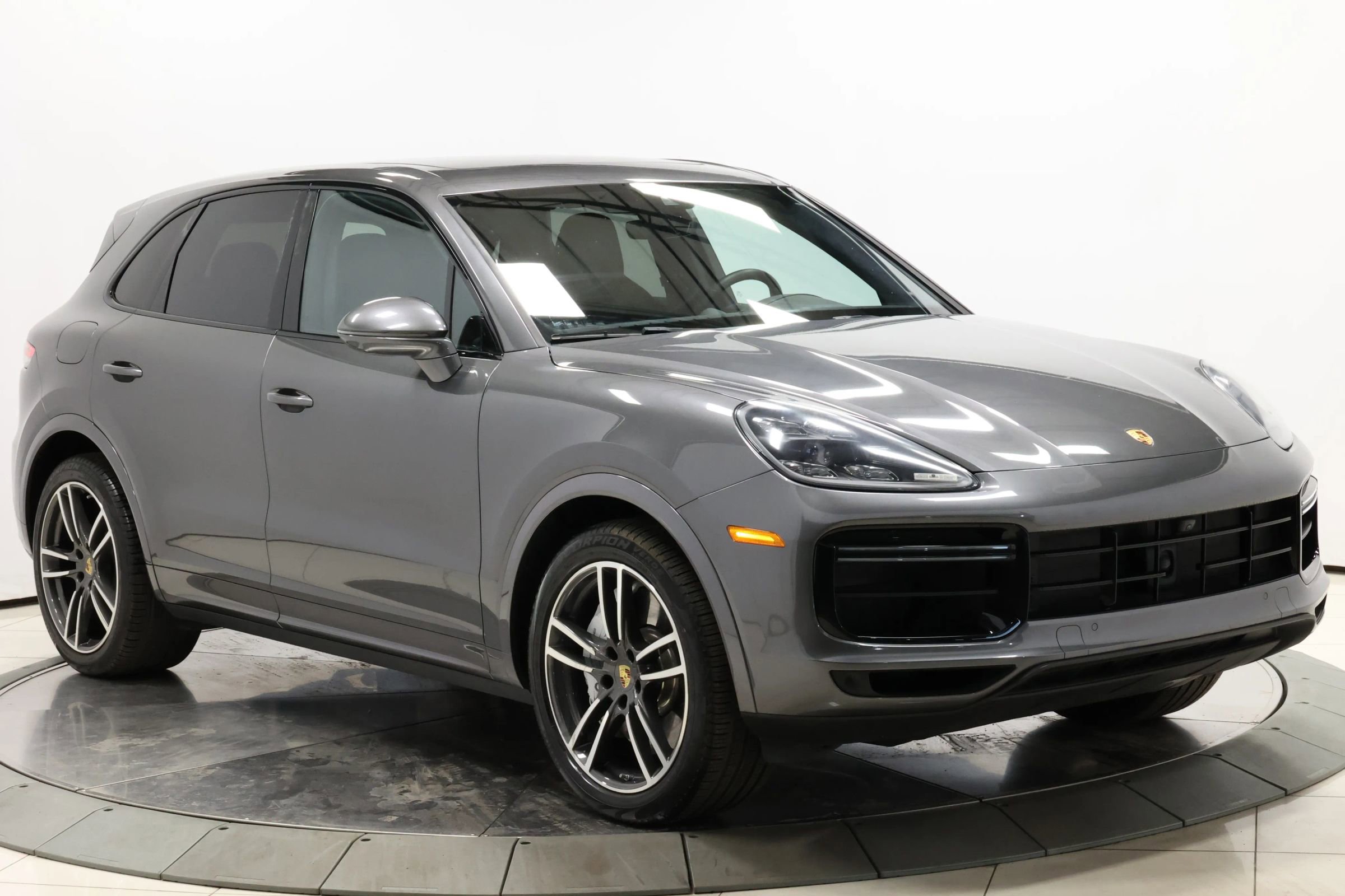 Used 2020 Porsche Cayenne Turbo image 87