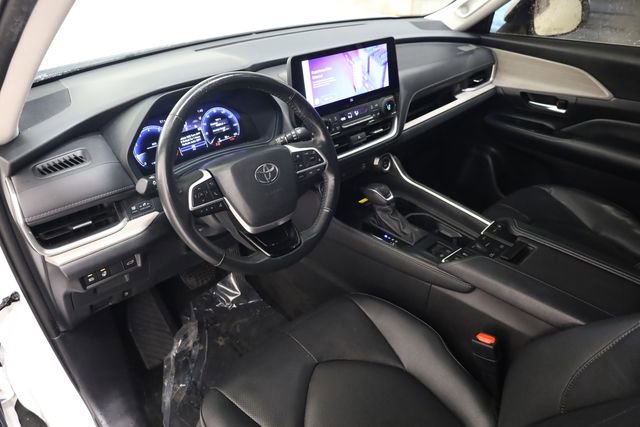 Used 2024 Toyota Grand Highlander Limited image 12