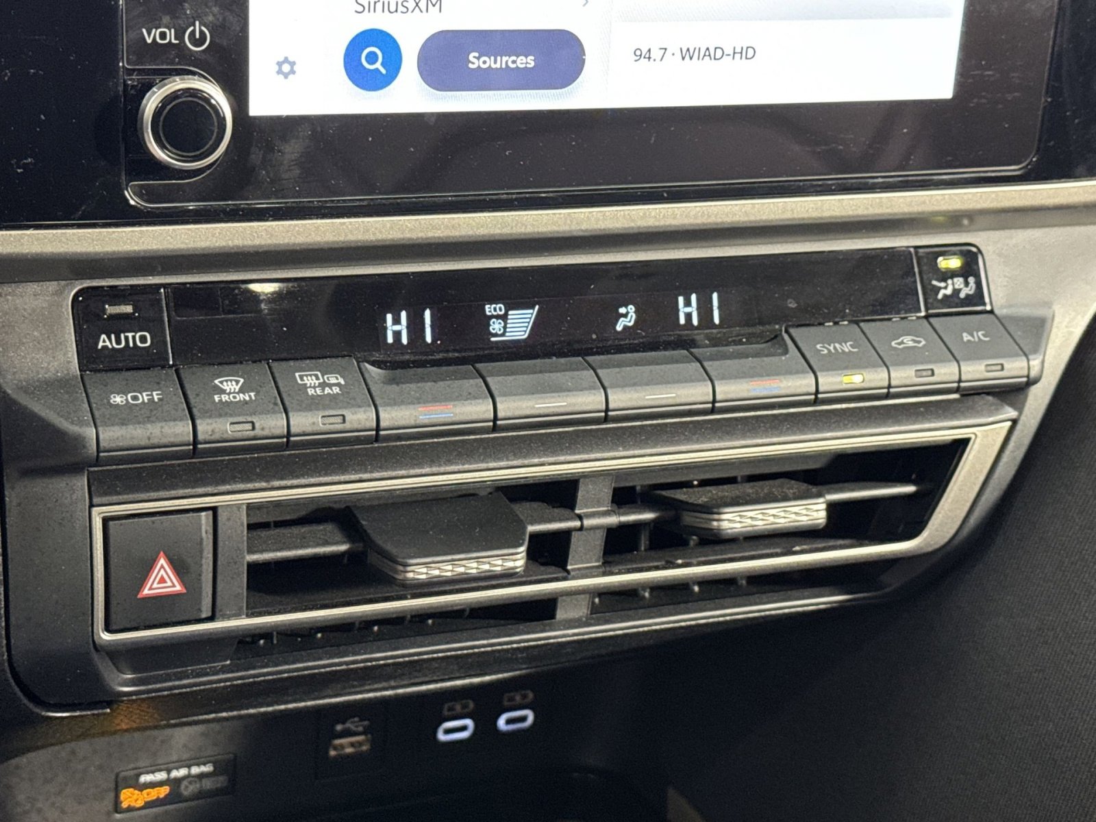 Used 2025 Toyota Camry LE image 25