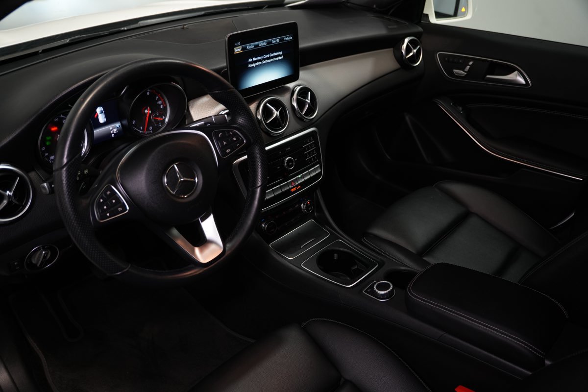 Used 2020 Mercedes-Benz GLA 250 4MATIC image 11
