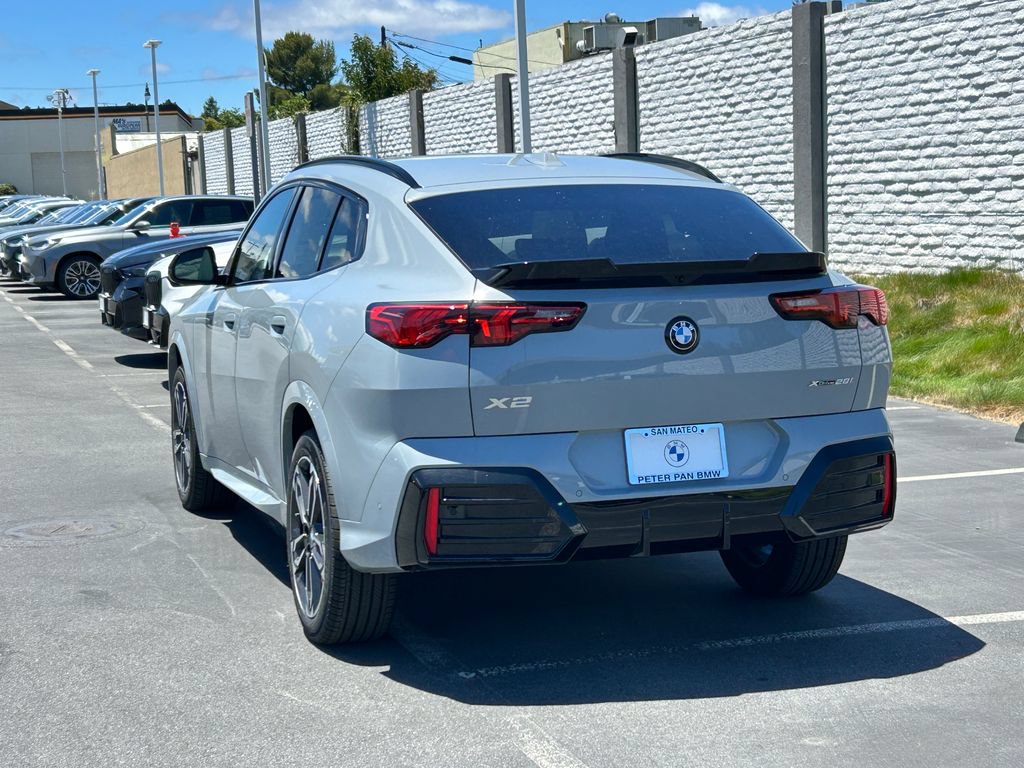 New 2026 BMW X2 xDrive28i w/ Technology Package AWD/4WD image 3