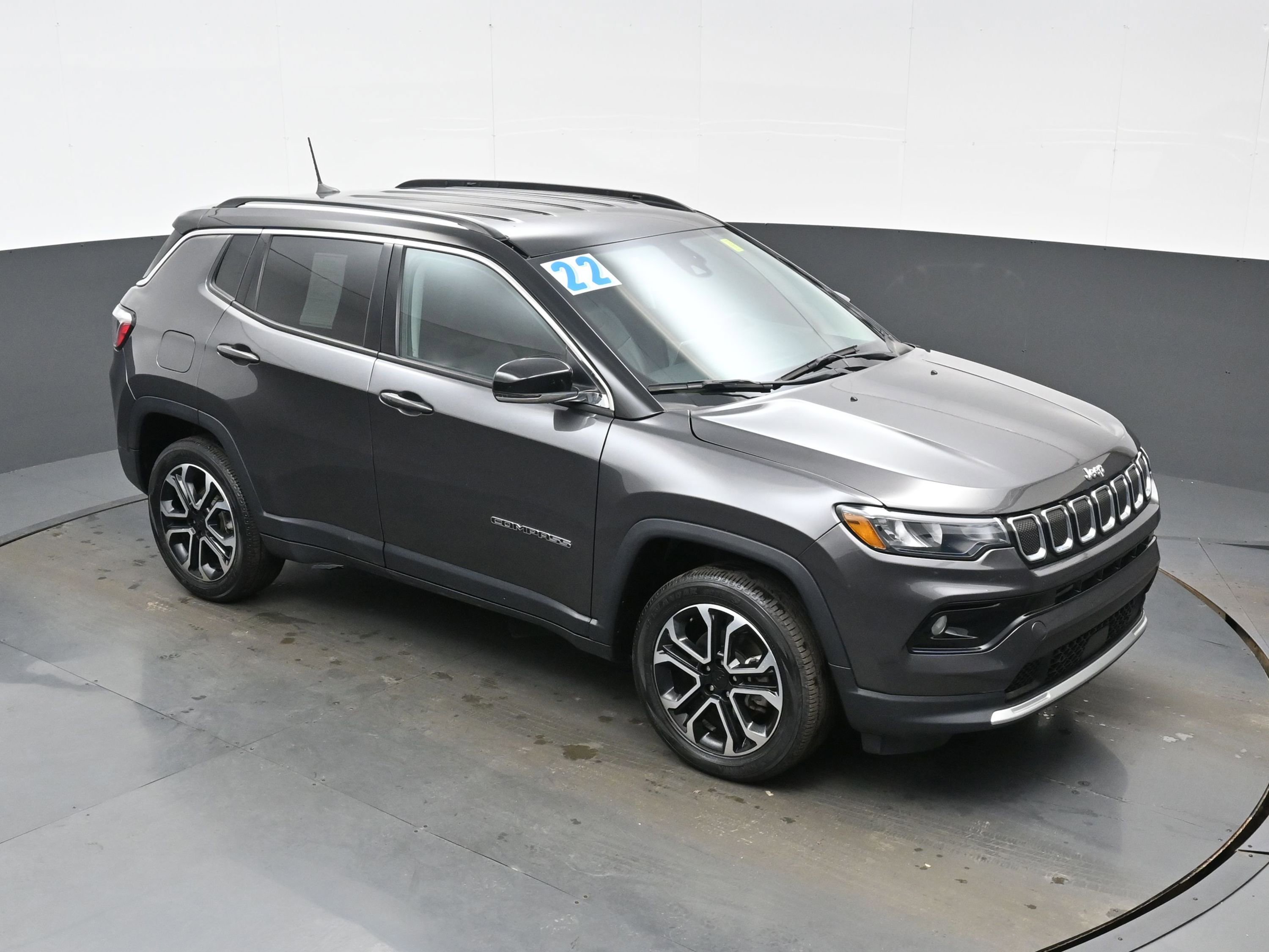 Used 2022 Jeep Compass Limited image 37