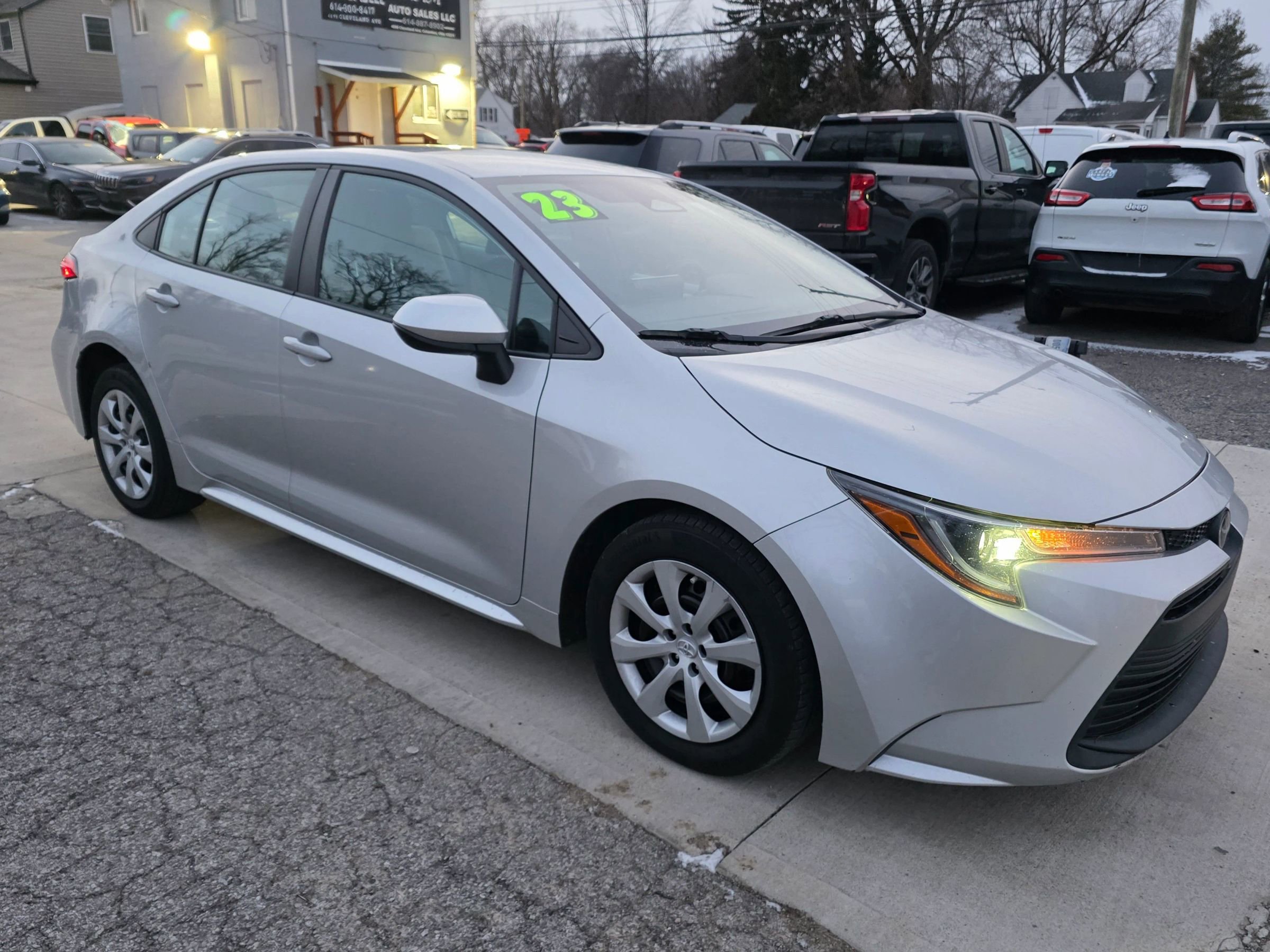 Used 2023 Toyota Corolla LE image 2