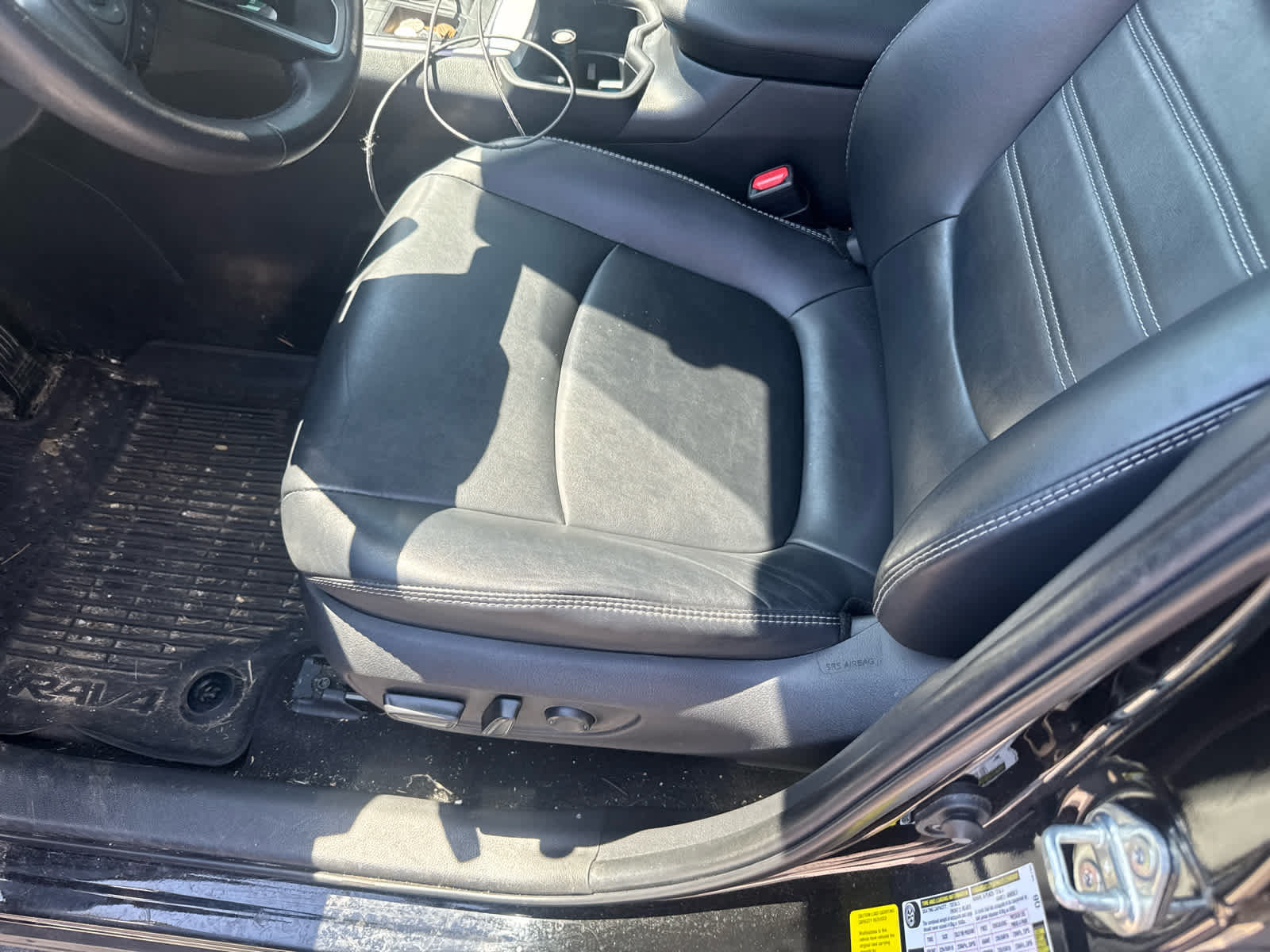 Used 2023 Toyota RAV4 XLE Premium FWD image 8