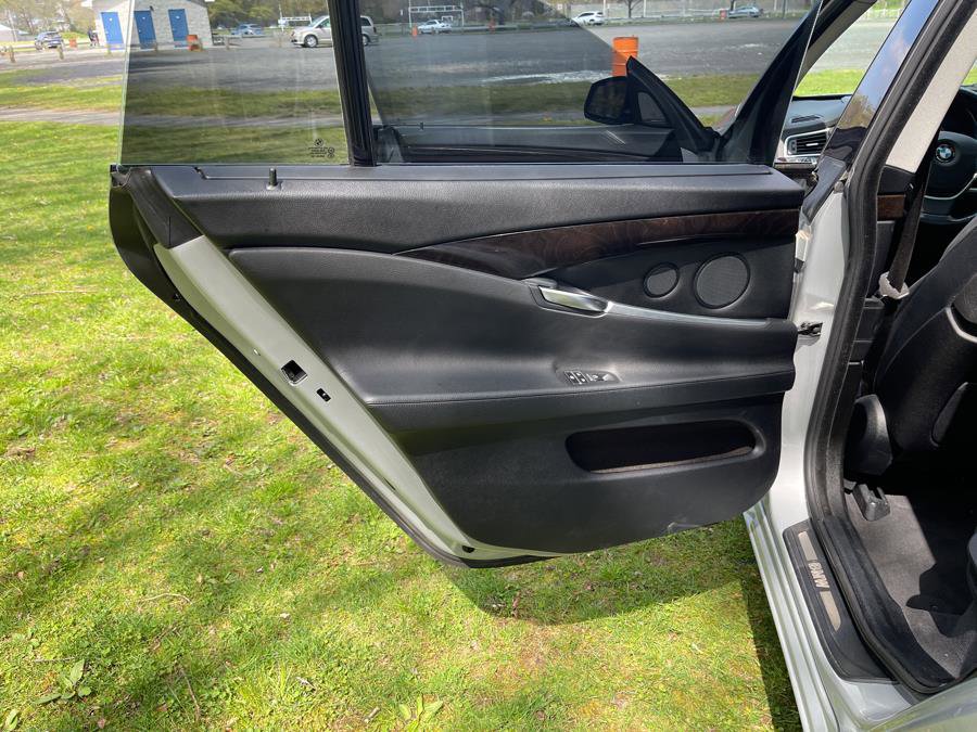 Used 2017 BMW 535i Gran Turismo image 34