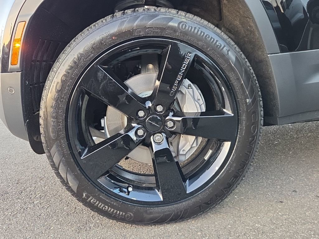 New 2026 Land Rover Defender 130 S image 28