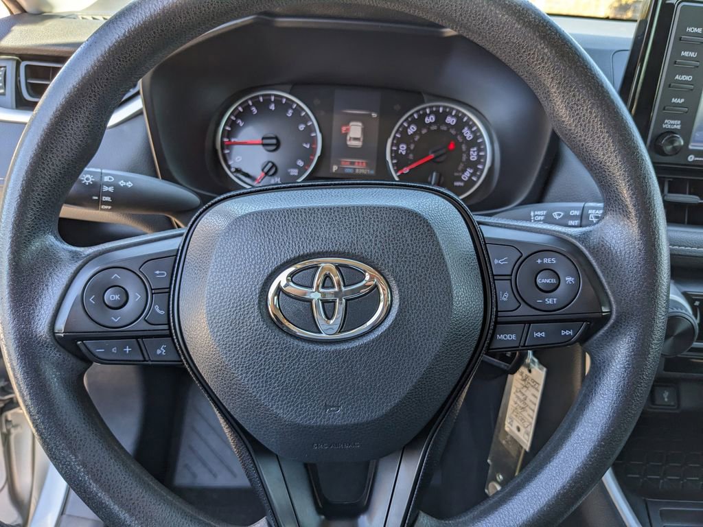 Used 2020 Toyota RAV4 LE image 29