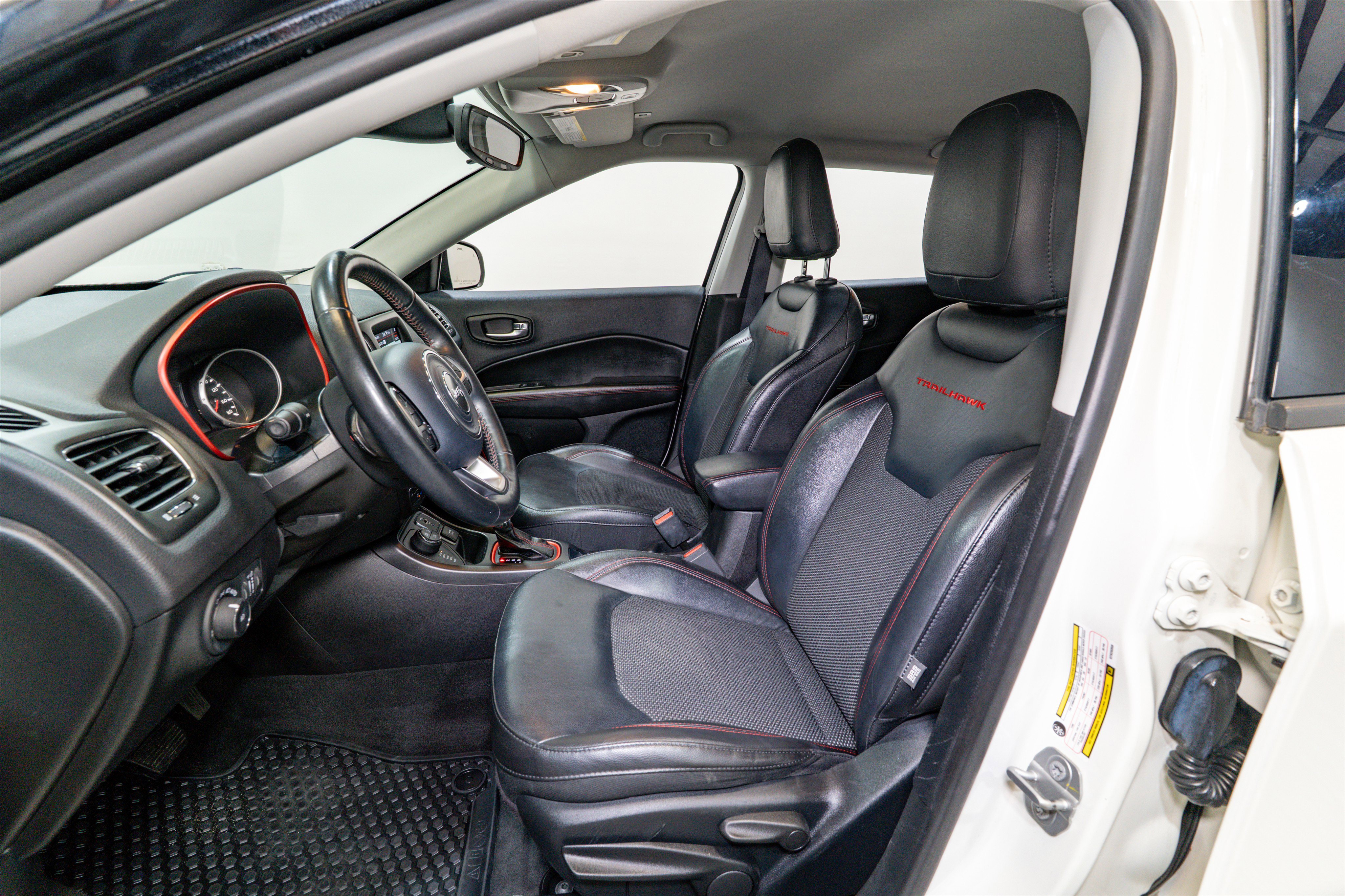 Used 2019 Jeep Compass Trailhawk w/ Cold Weather Group image 14