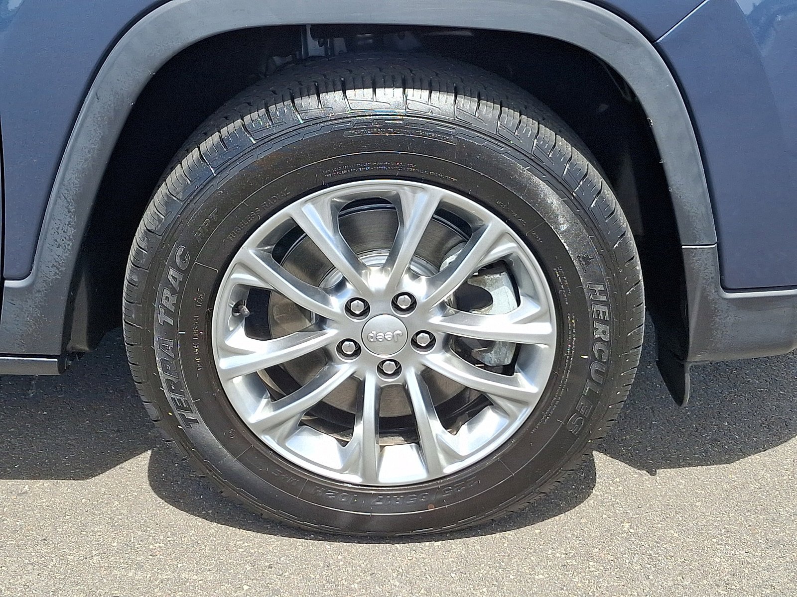 Used 2021 Jeep Cherokee Latitude Lux w/ Comfort/Convenience Group AWD/4WD image 8