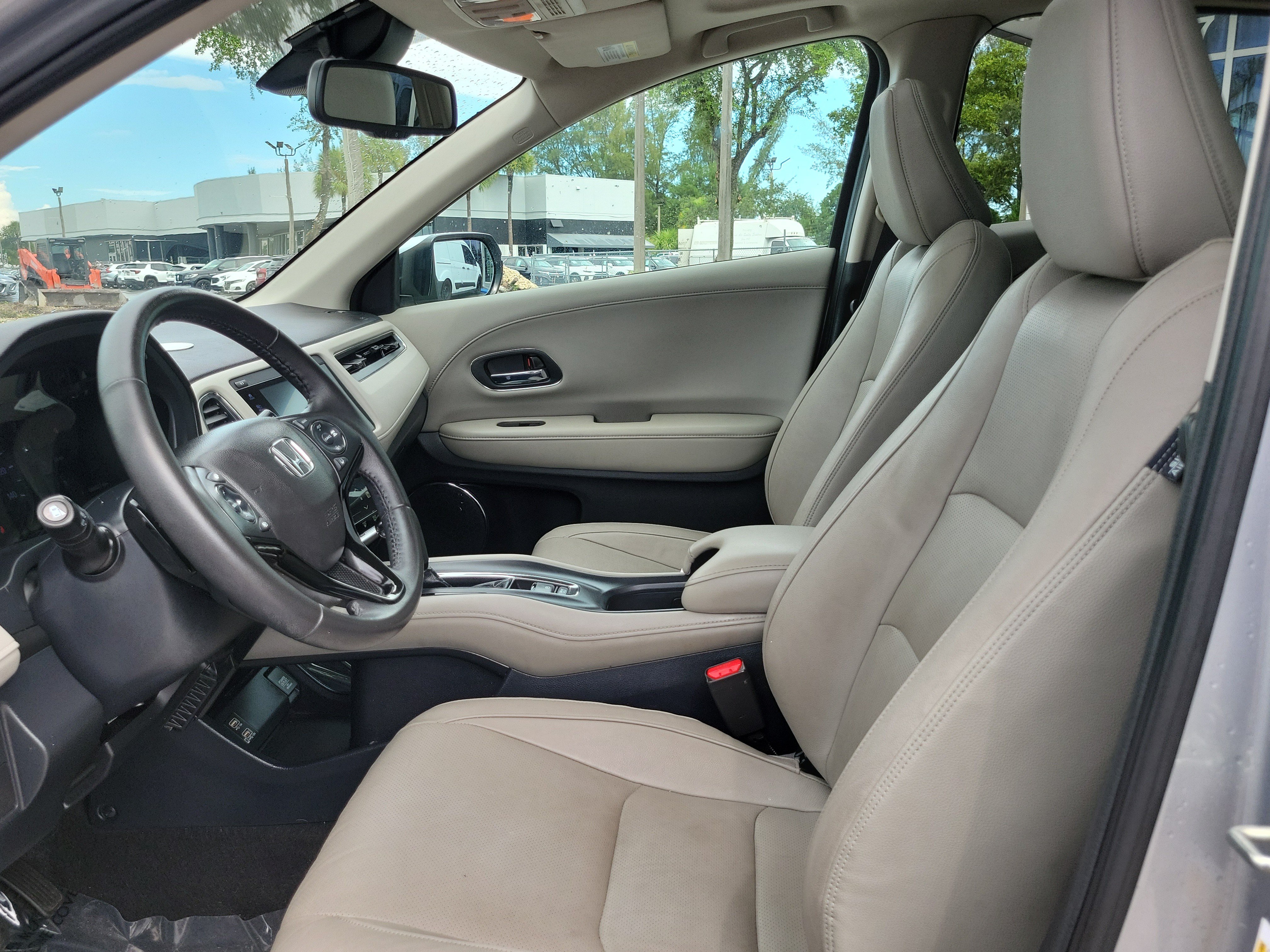 Used 2021 Honda HR-V EX-L image 12