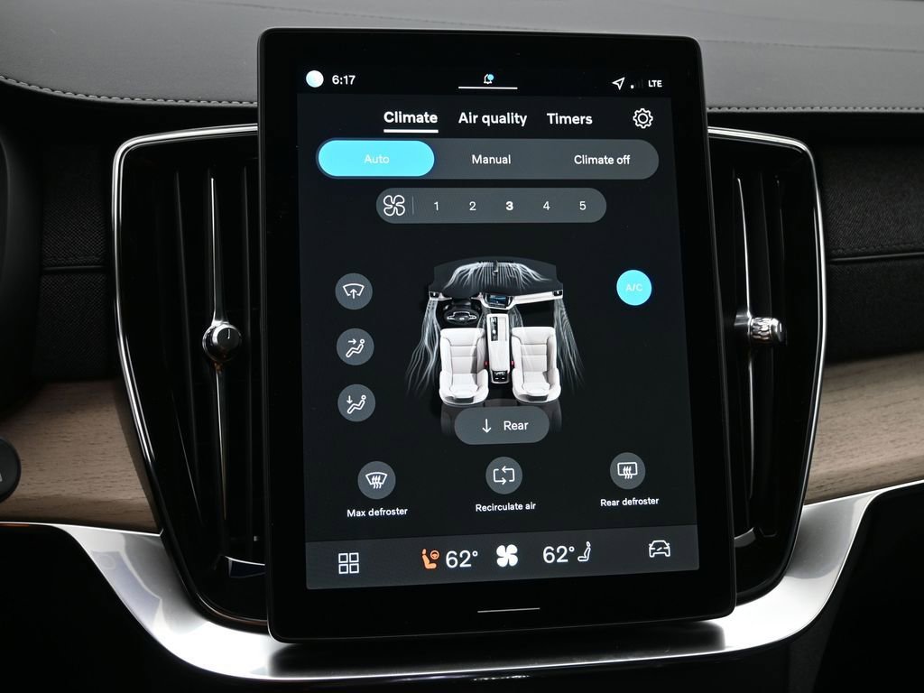 New 2026 Volvo XC90 B6 Plus w/ Protection Package Premier image 15