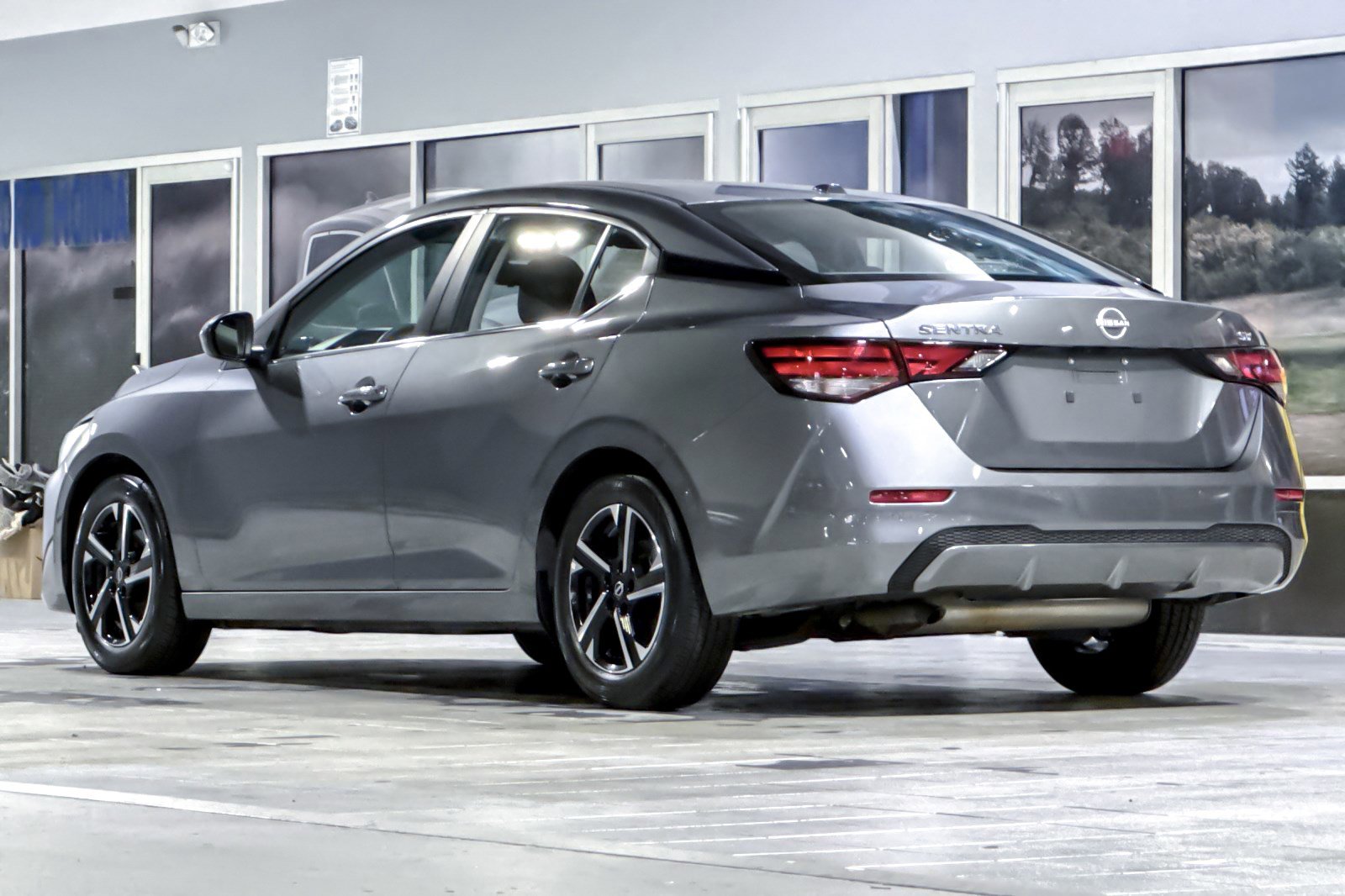 Used 2024 Nissan Sentra SV image 3