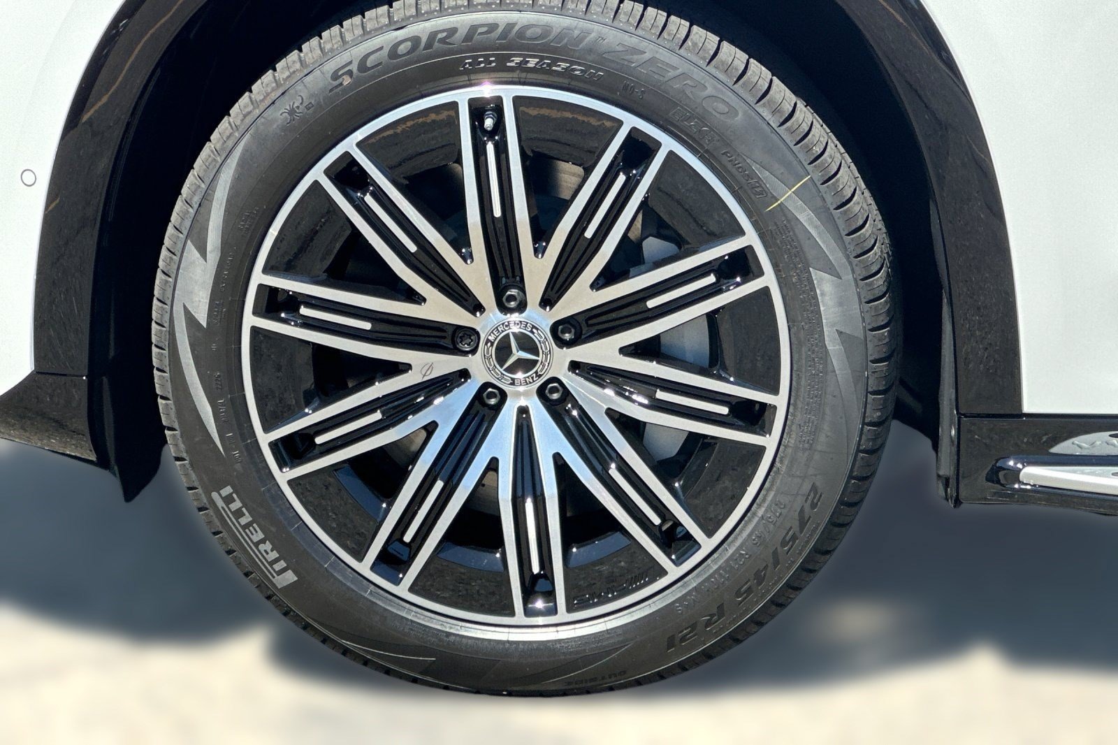 New 2026 Mercedes-Benz EQS 550 4MATIC SUV image 13