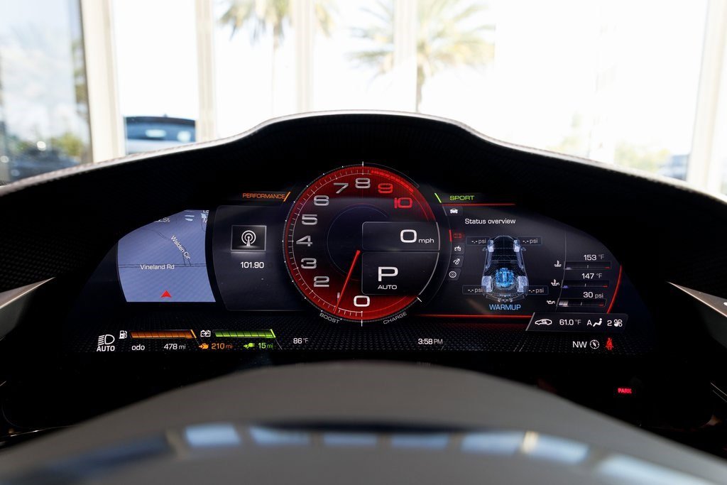 Used 2022 Ferrari SF90 Spider image 31