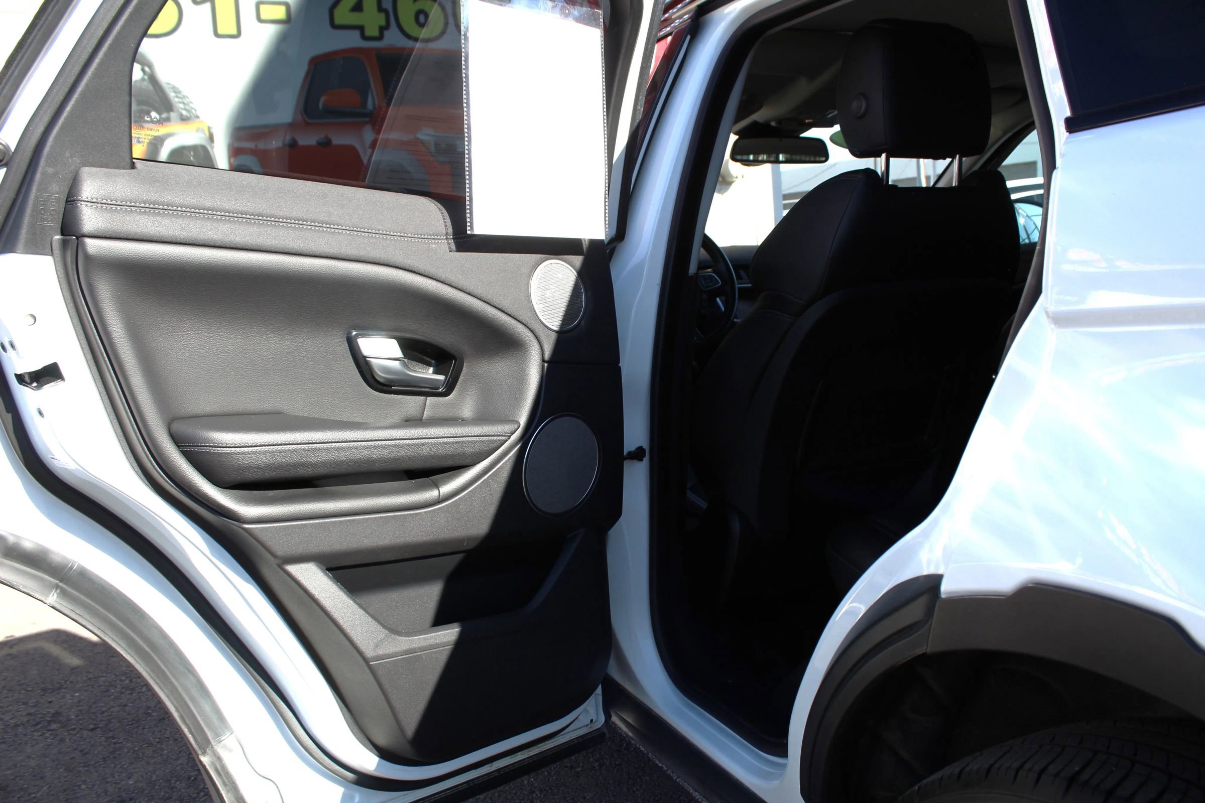 Used 2018 Land Rover Range Rover Evoque SE Sport Utility 4D image 16