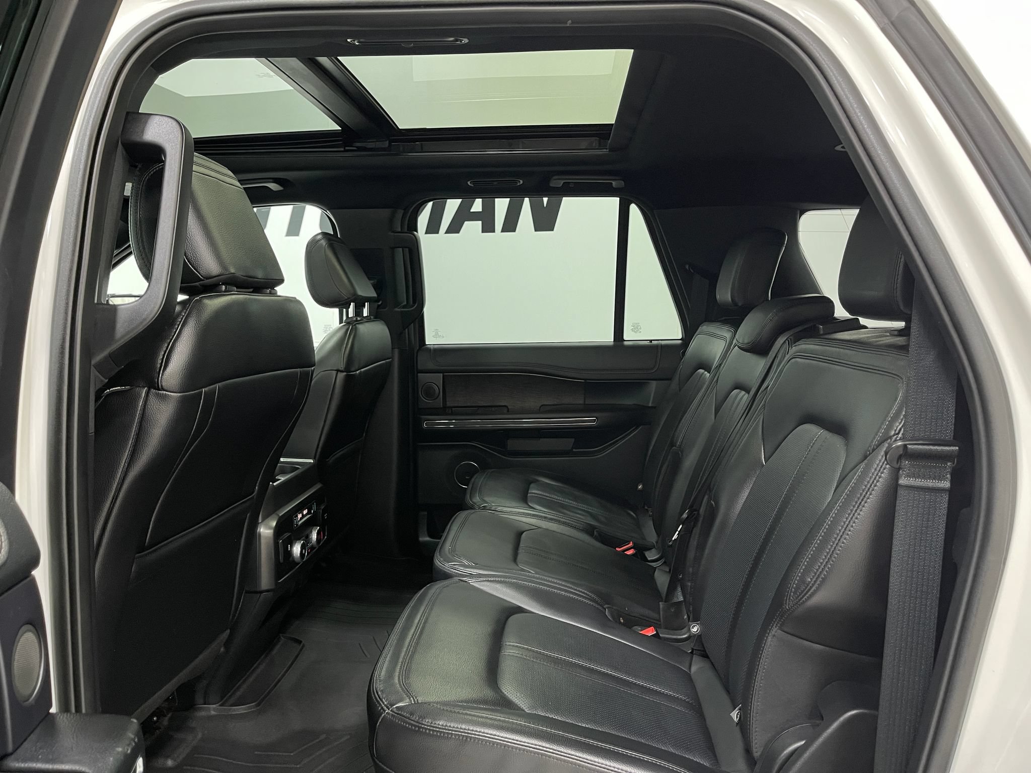 Used 2021 Ford Expedition Max Limited AWD/4WD image 30