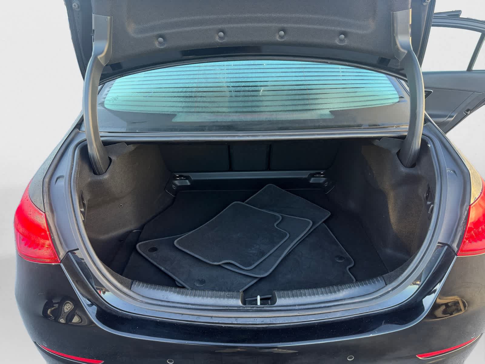 Used 2025 Mercedes-Benz C 300 4MATIC Sedan image 21