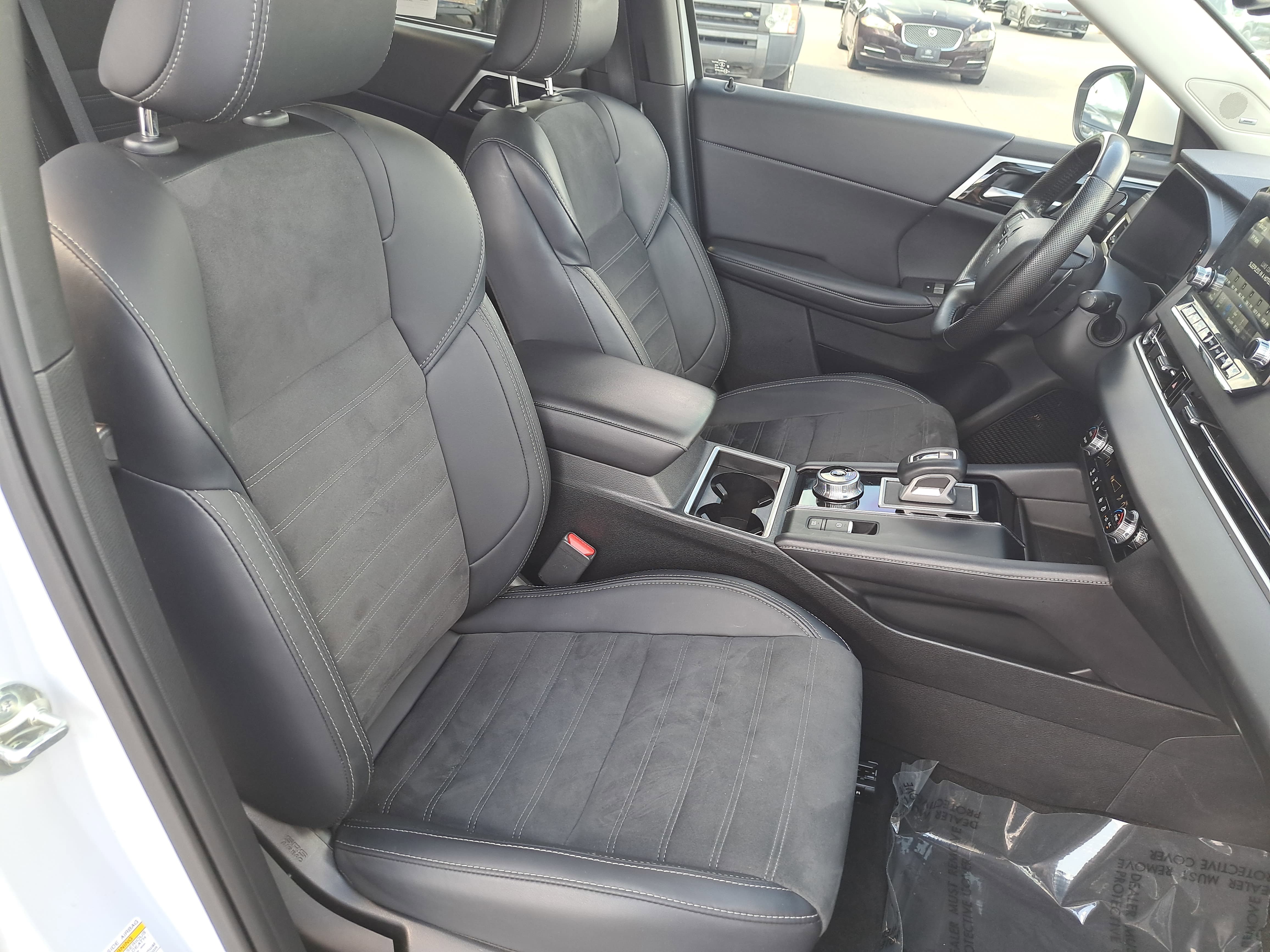 Used 2024 Mitsubishi Outlander SE FWD image 10
