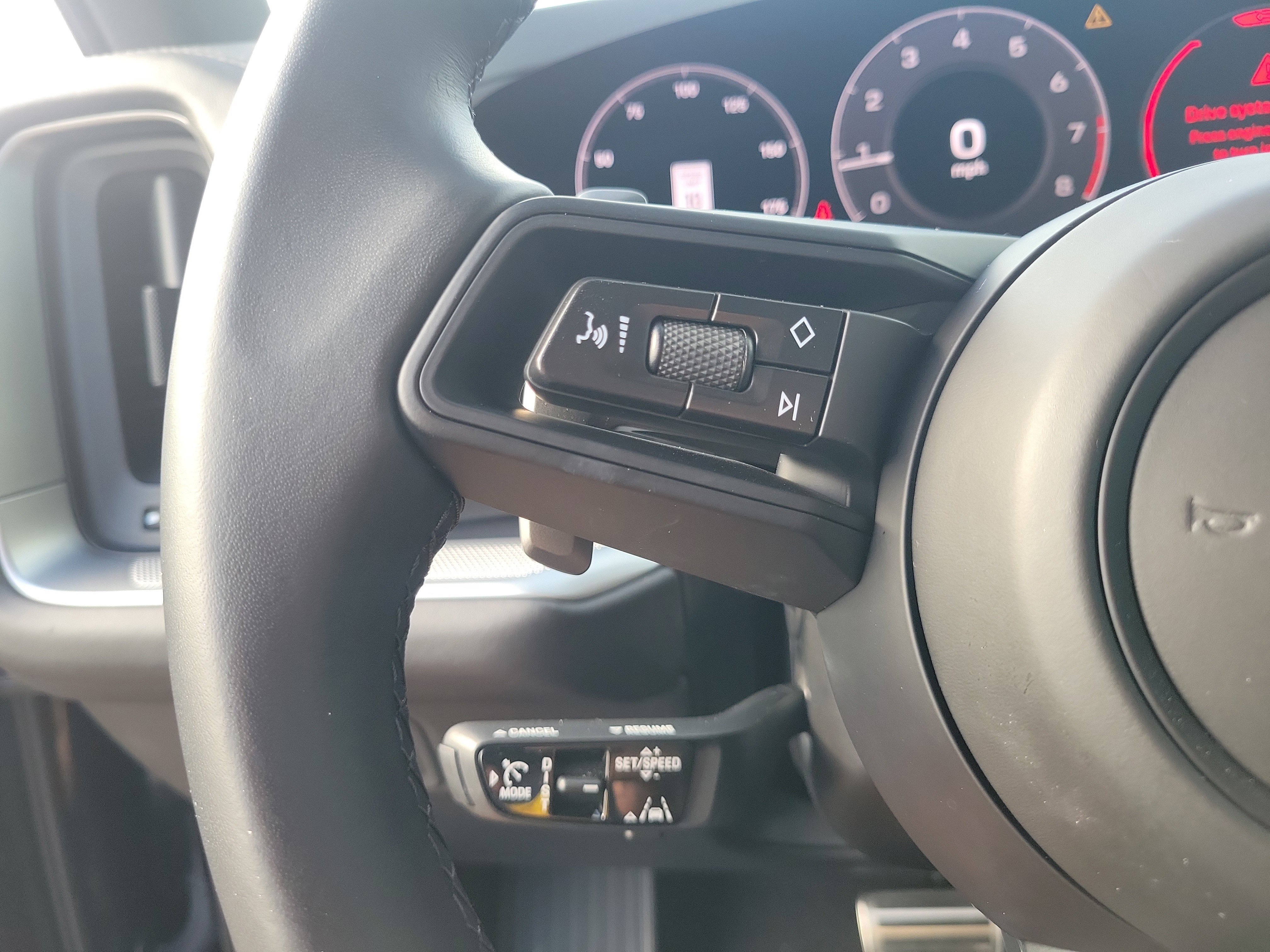 Used 2024 Porsche Cayenne S image 27