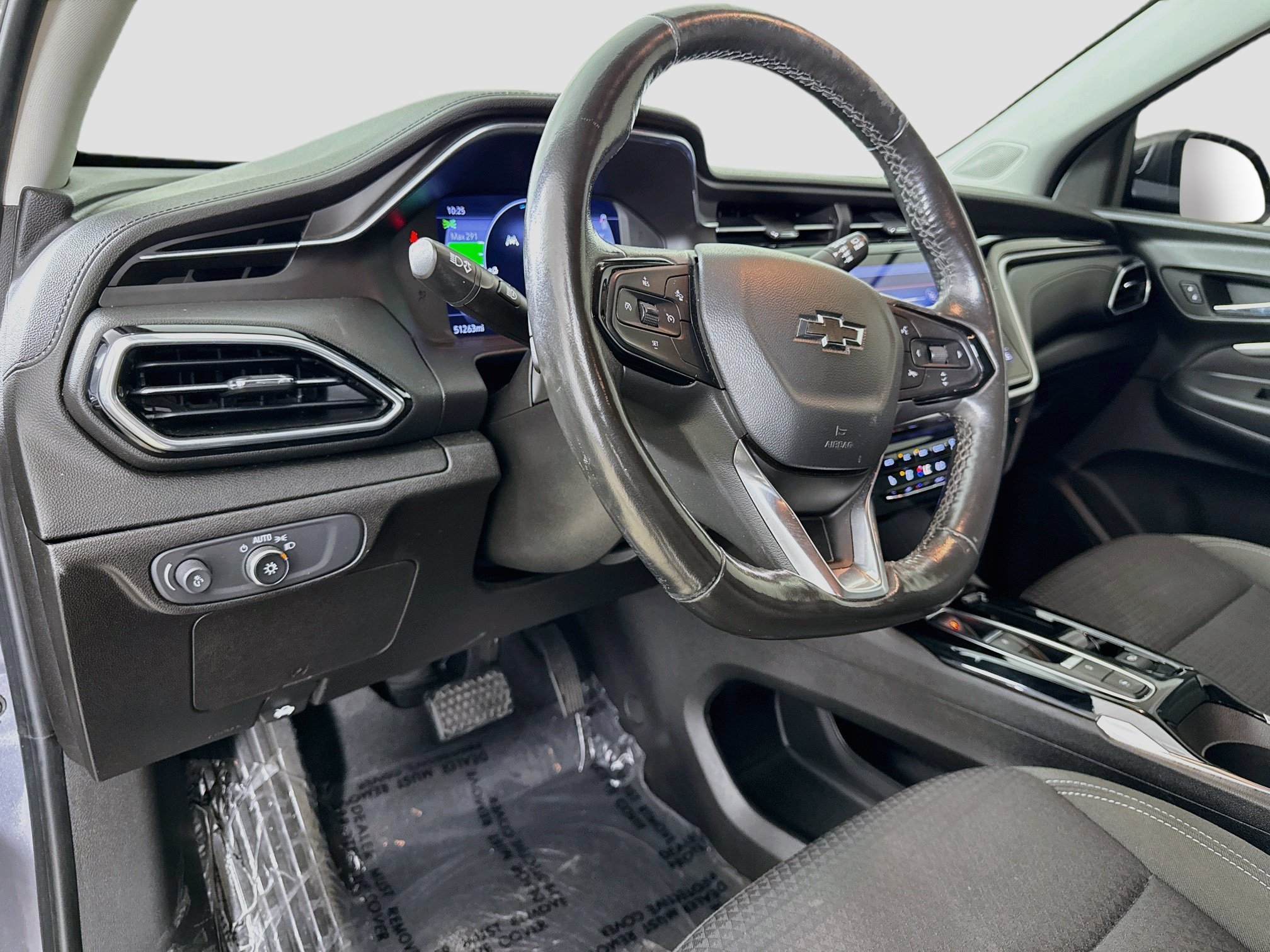 Used 2022 Chevrolet Bolt EUV LT w/ Comfort Package FWD image 11