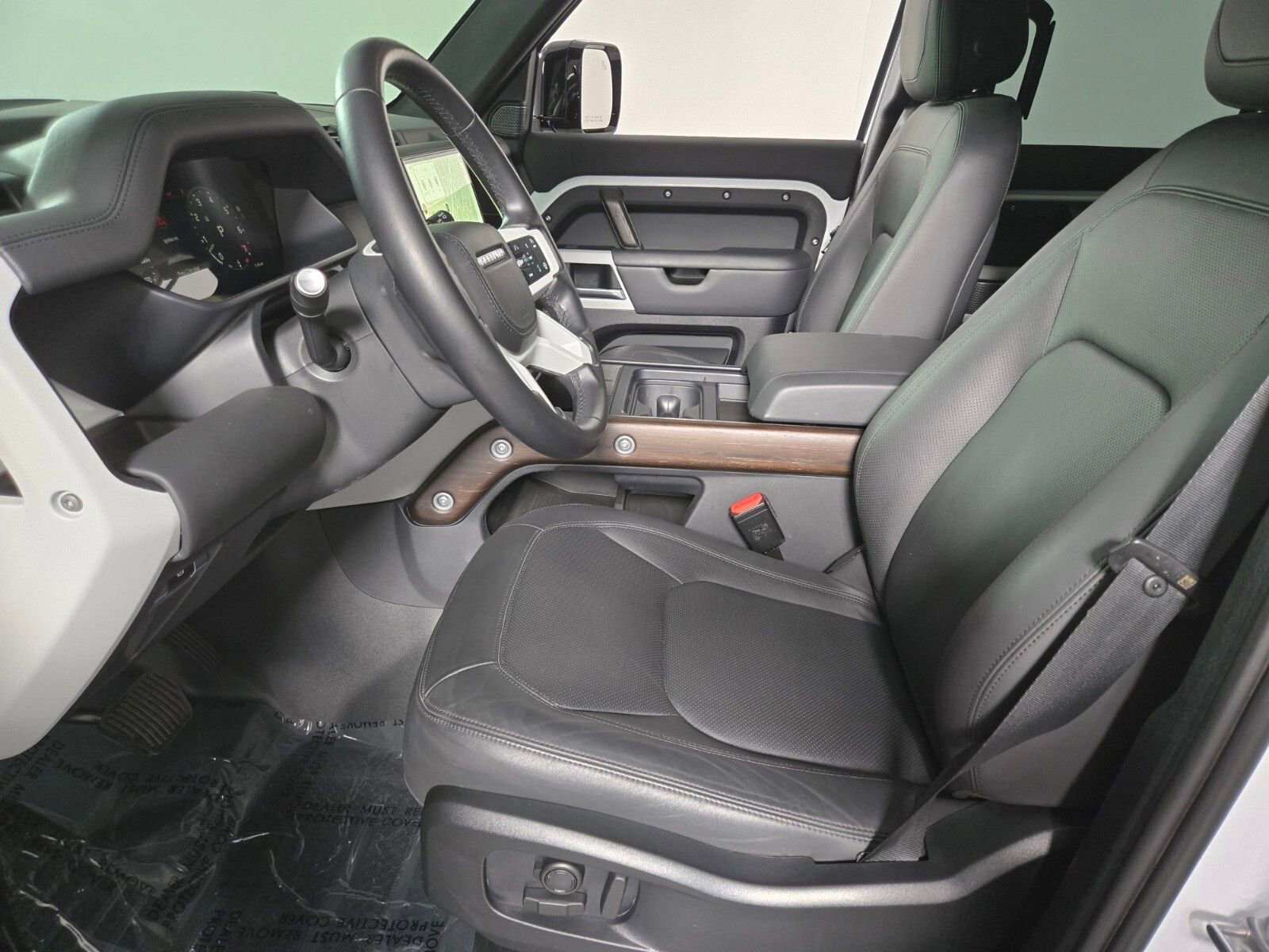 Used 2024 Land Rover Defender 110 SE AWD/4WD image 11