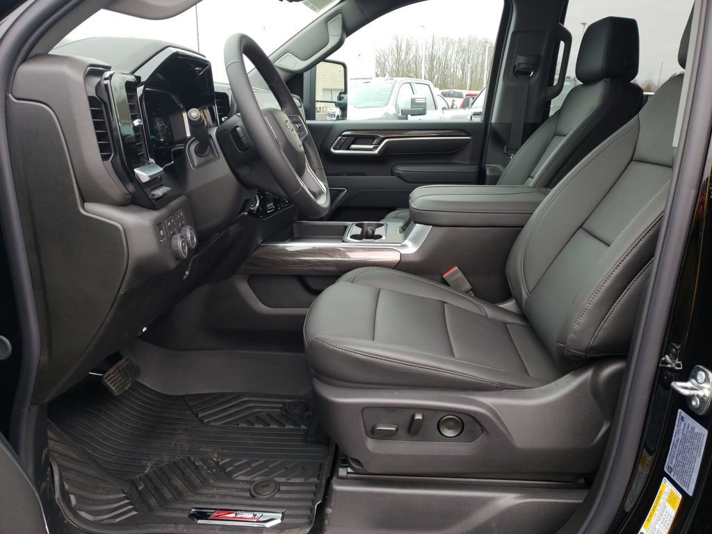 New 2026 Chevrolet Silverado 3500 LTZ w/ LTZ Plus Package image 9