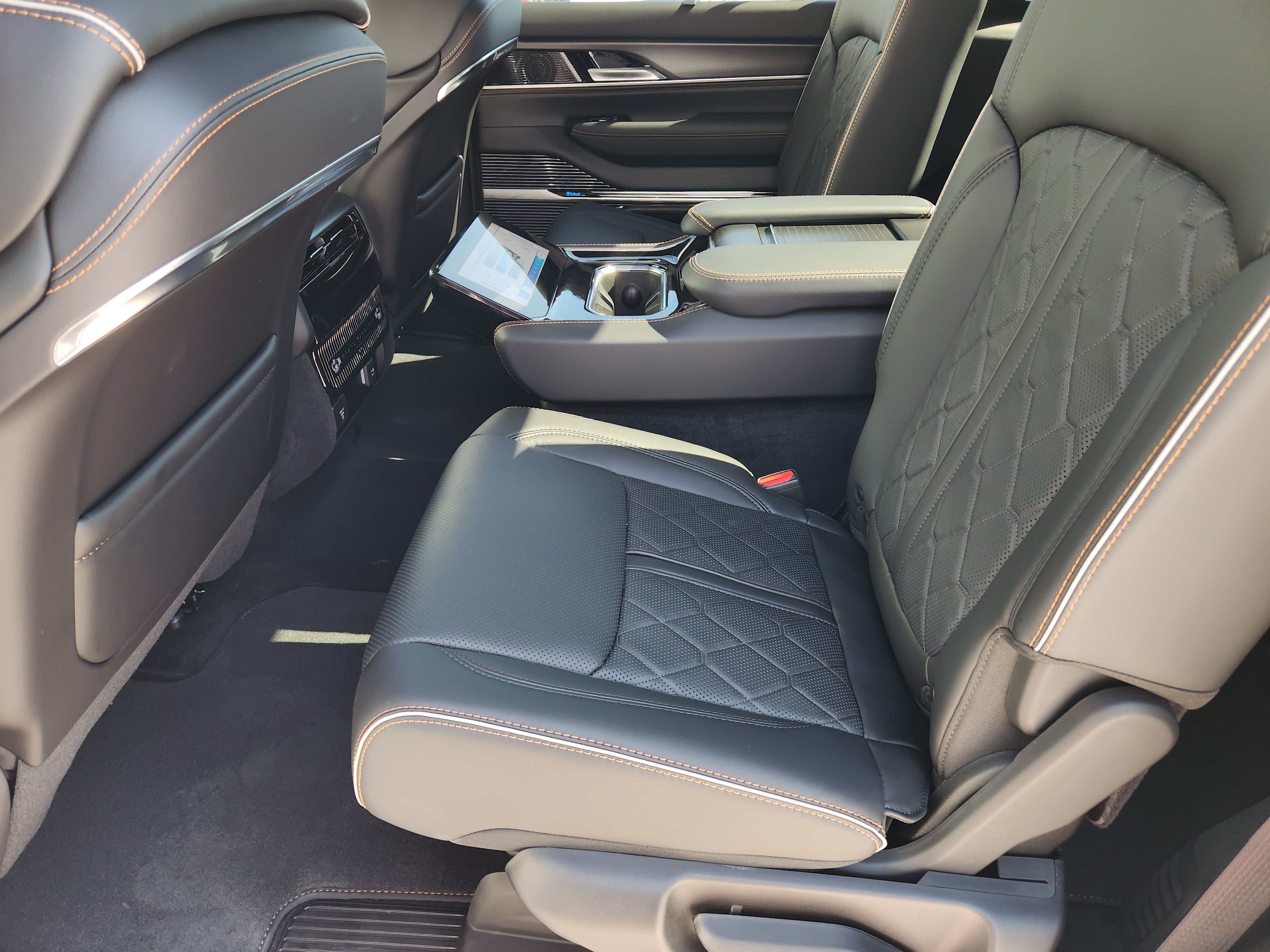 New 2026 Jeep Grand Wagoneer Summit AWD/4WD image 21