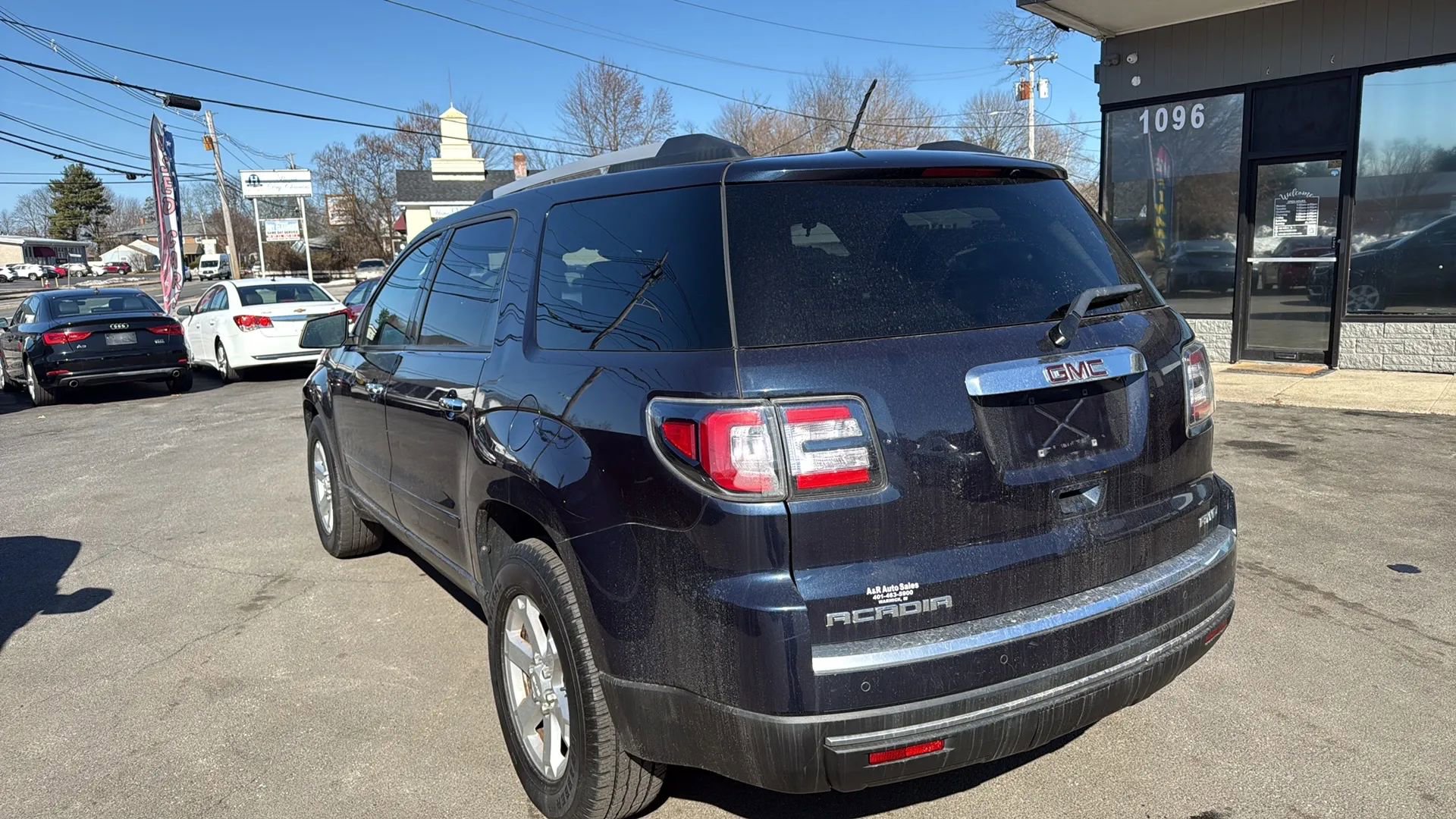 Used 2015 GMC Acadia SLE AWD/4WD image 5