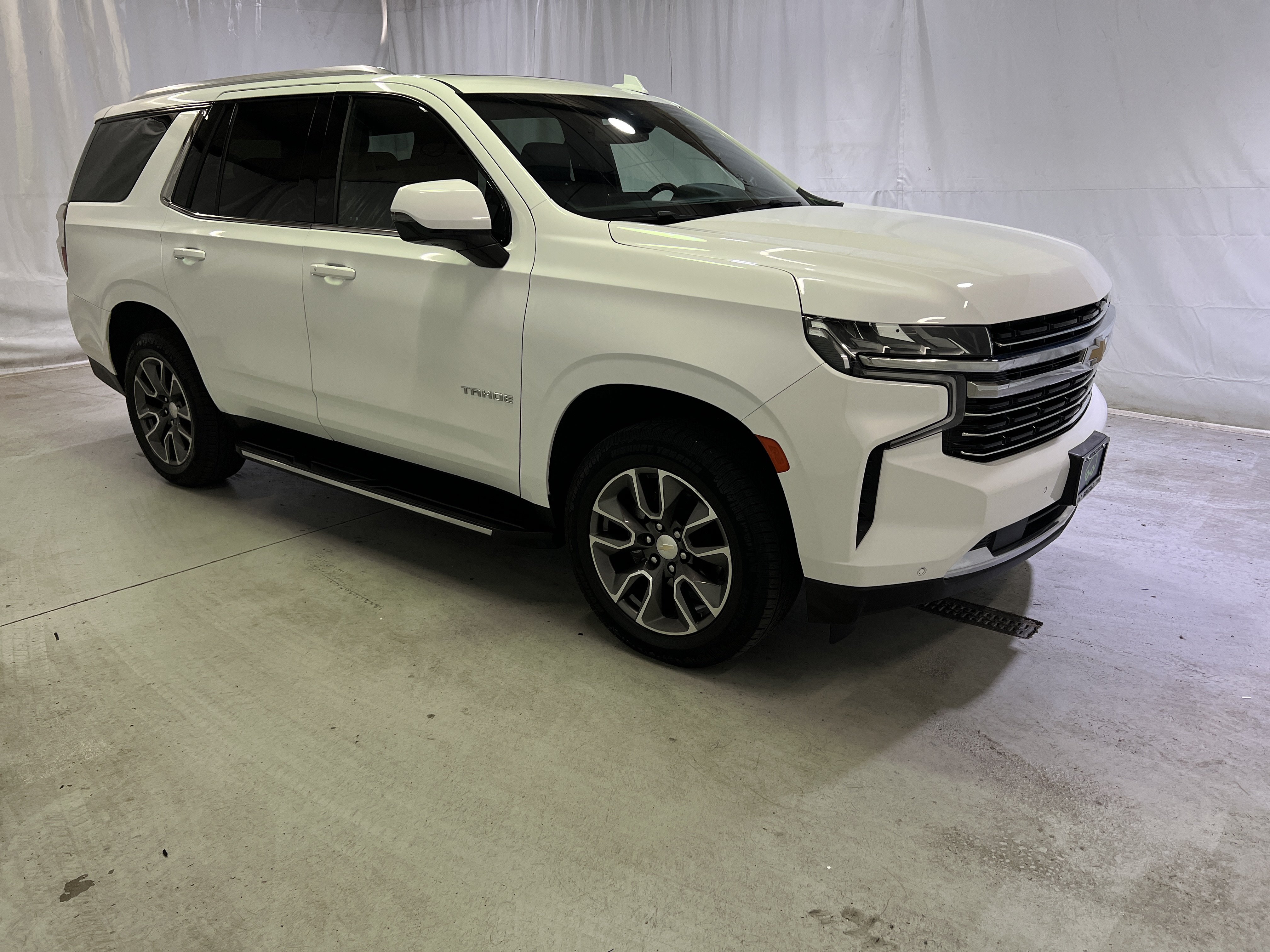 Certified 2022 Chevrolet Tahoe LT w/ LT Signature Plus Package AWD/4WD image 2