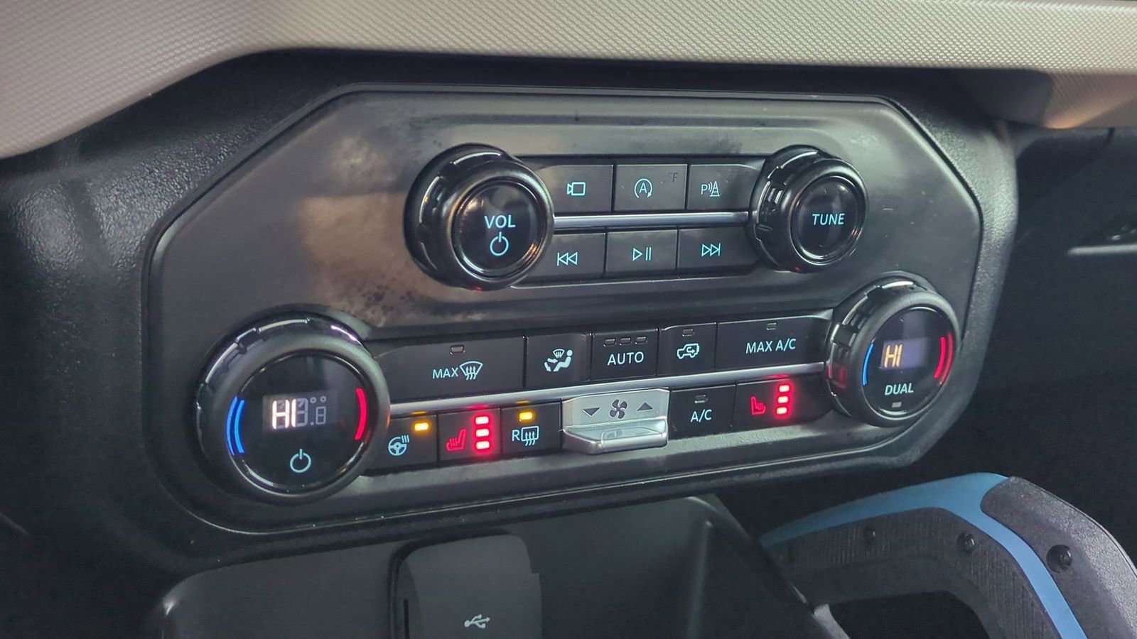 Certified 2024 Ford Bronco Wildtrak image 33