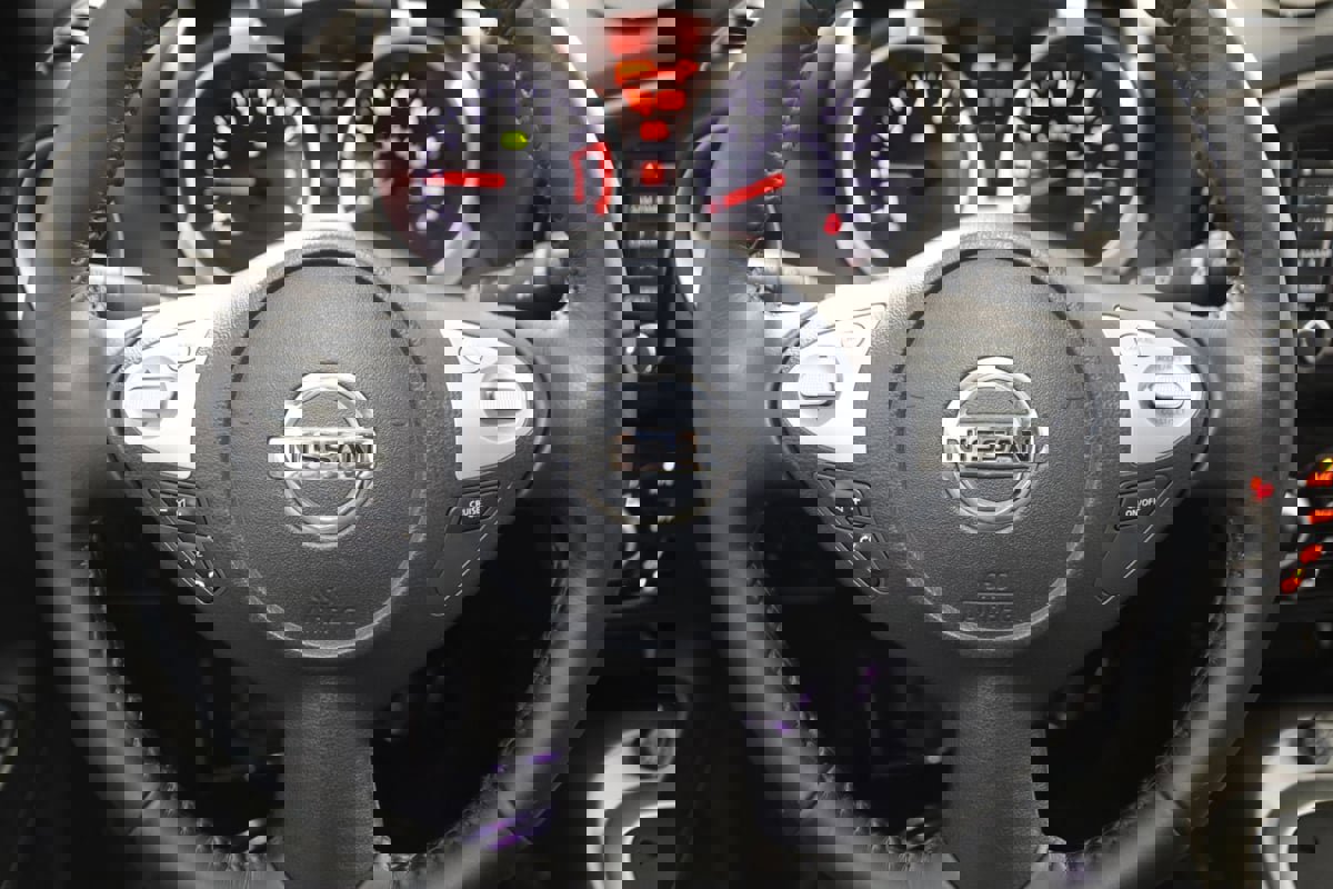 Used 2016 Nissan Juke SL image 32