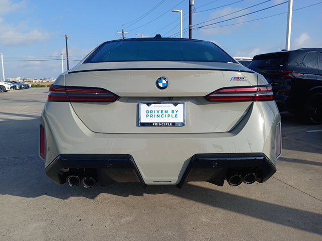 New 2027 BMW M5 w/ Executive Package AWD/4WD image 9