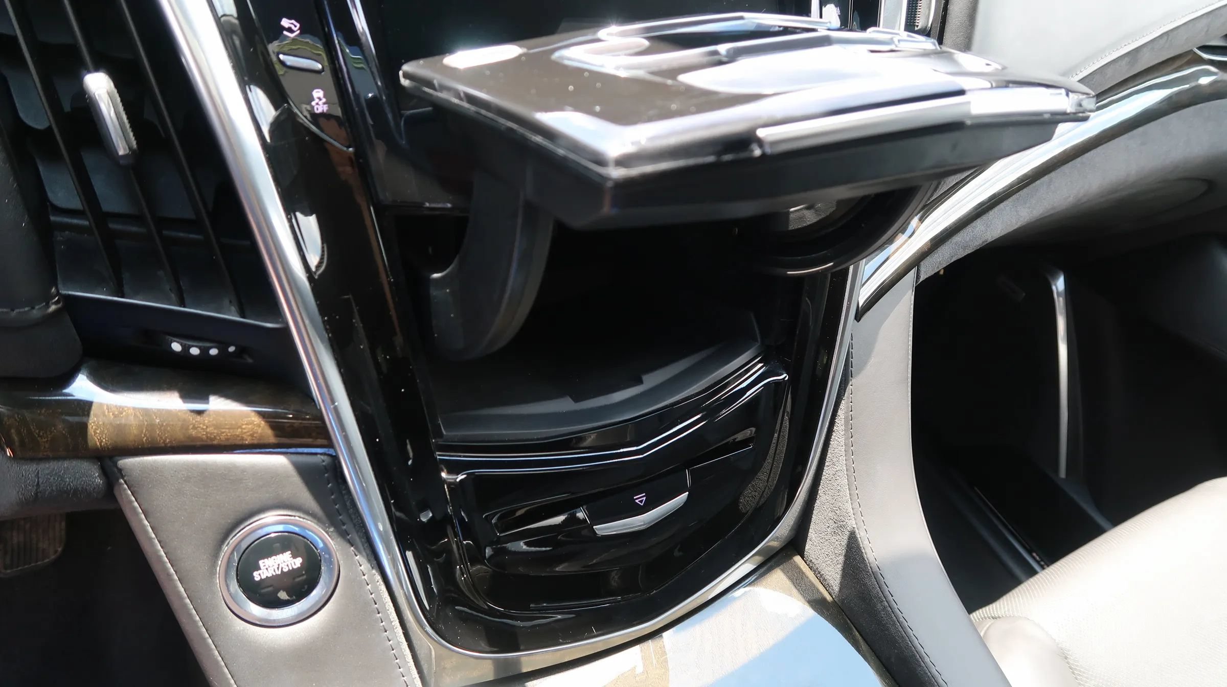 Used 2020 Cadillac Escalade Platinum AWD/4WD image 43