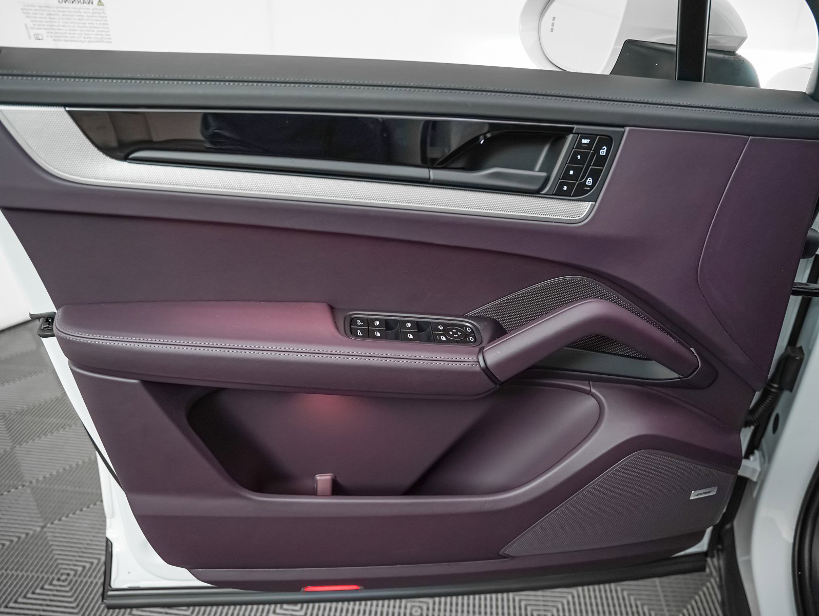 New 2026 Porsche Cayenne image 25