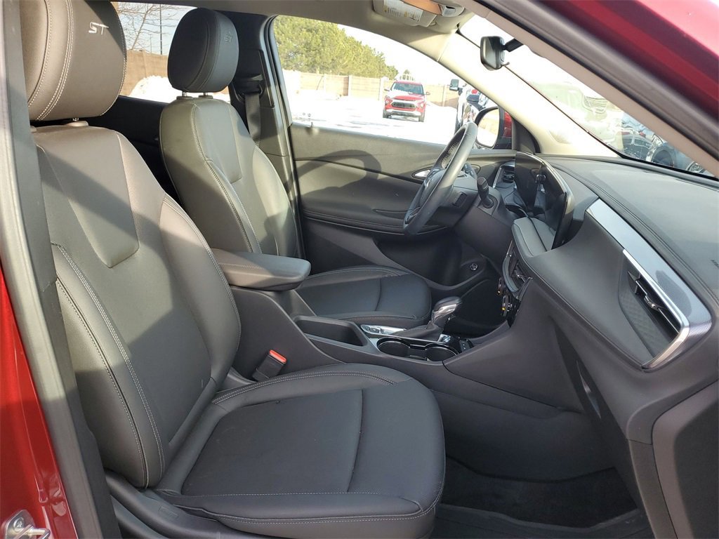 Certified 2024 Buick Encore GX Sport Touring image 25