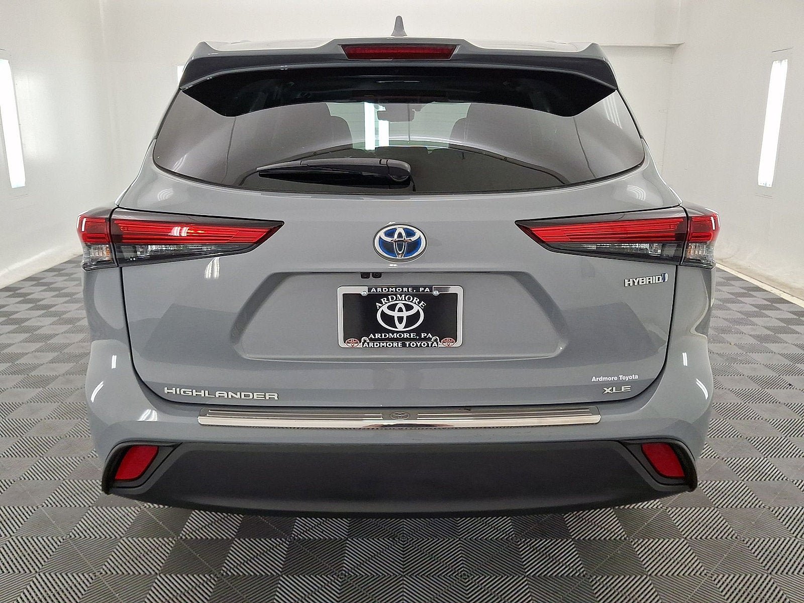 Used 2023 Toyota Highlander Bronze Edition FWD image 15