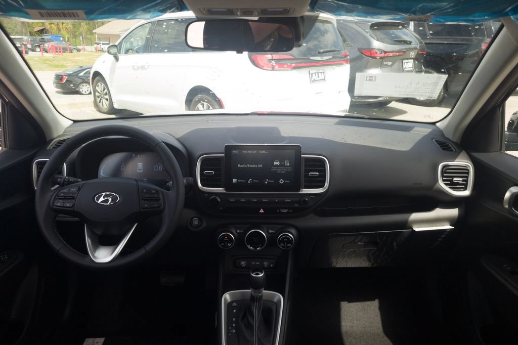 New 2026 Hyundai Venue SEL FWD image 15